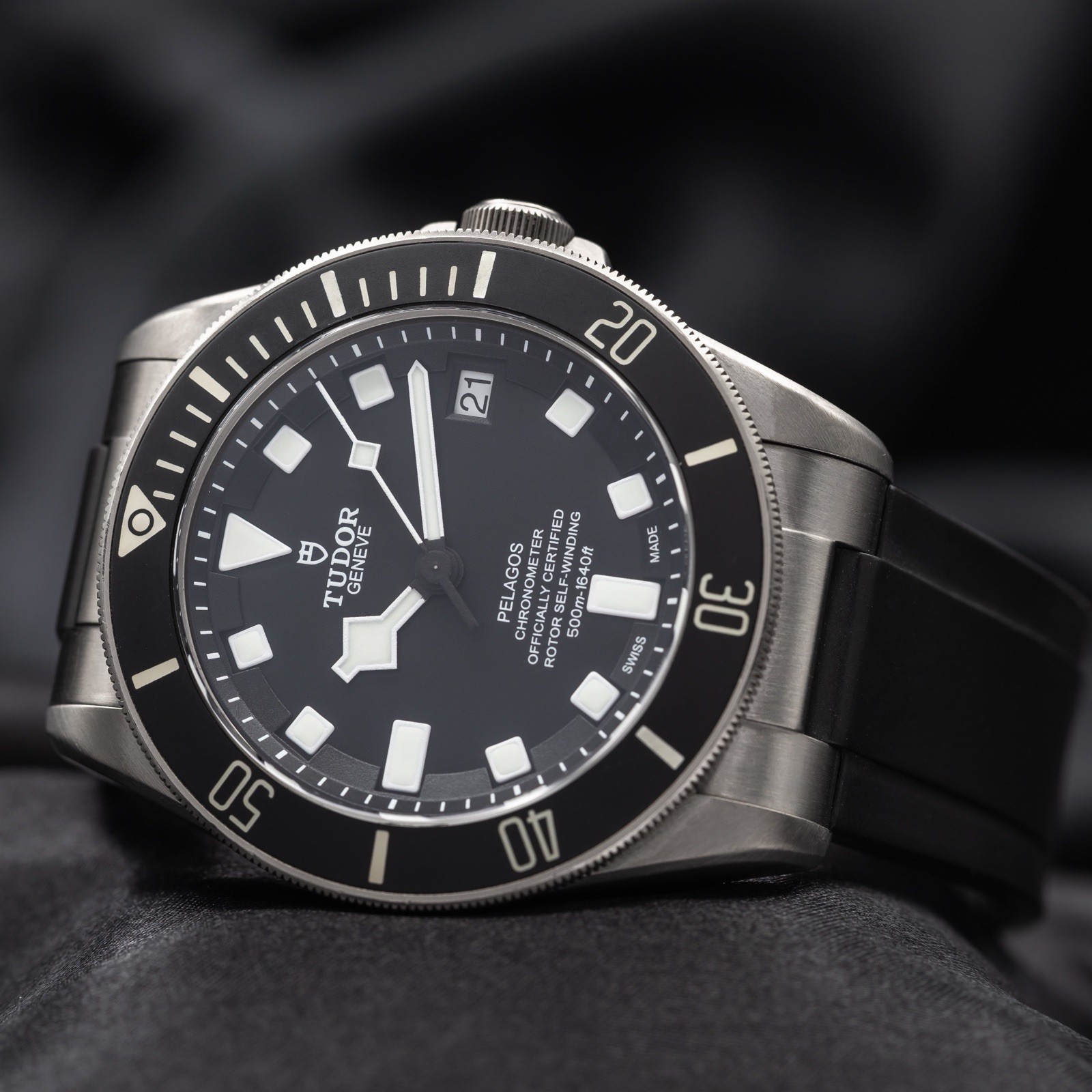 TUDOR Pelagos 42 Titanium Black Dial 25600TN Full Set – Unworn Bracelet
