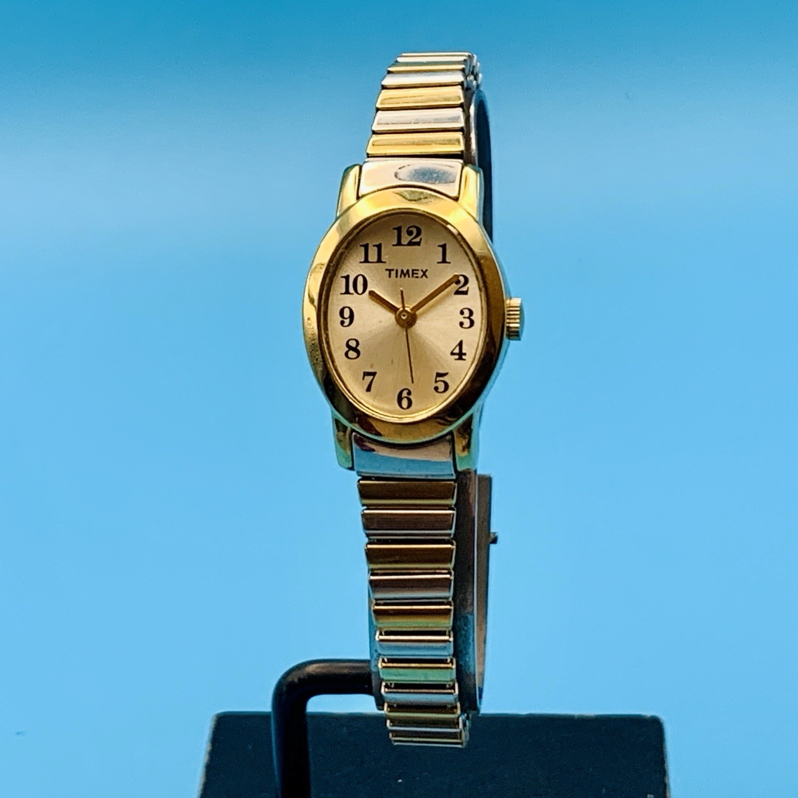 TIMEX CAVATINA Women’s 2013 Dress Quartz Wristwatch Stretch Band Works New Batt