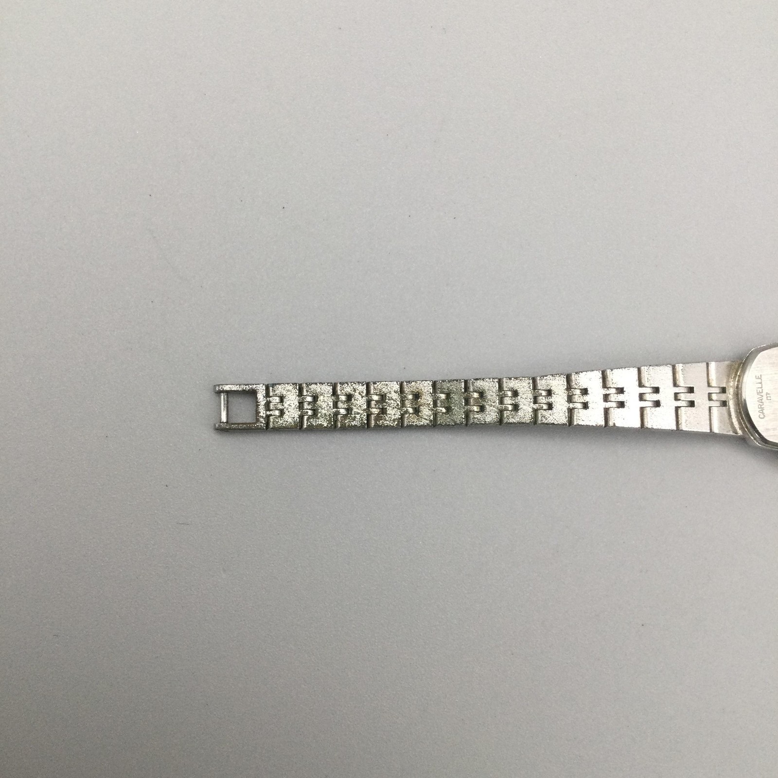 Vintage Caravelle Womens Watch 14mm White Dial Silver Tone Manual Wind 6.5″