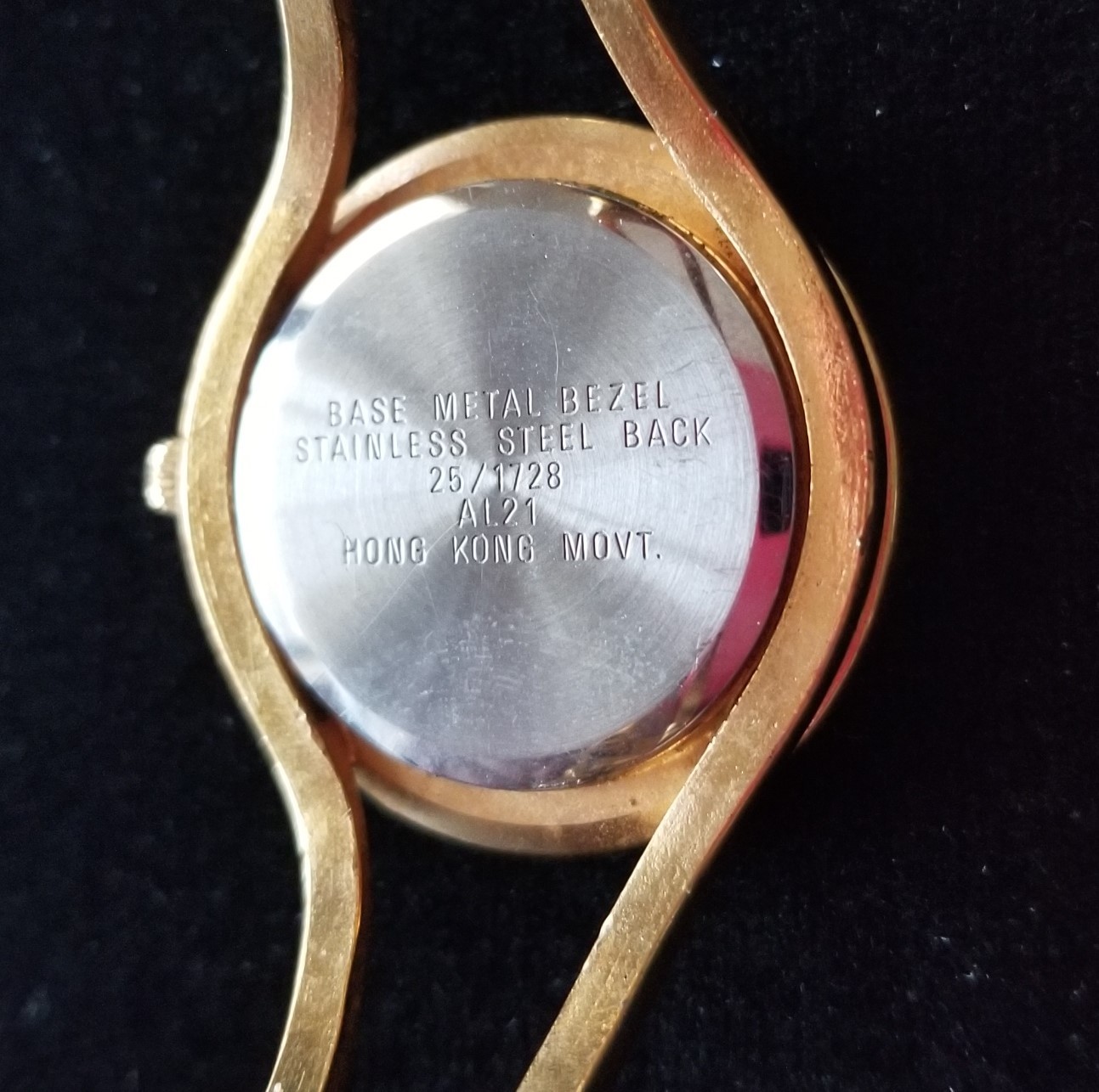 Armitron Gold Tone EZ Read Cuff/Bangle Watch 25/1728 6.5″ Closed New Battery