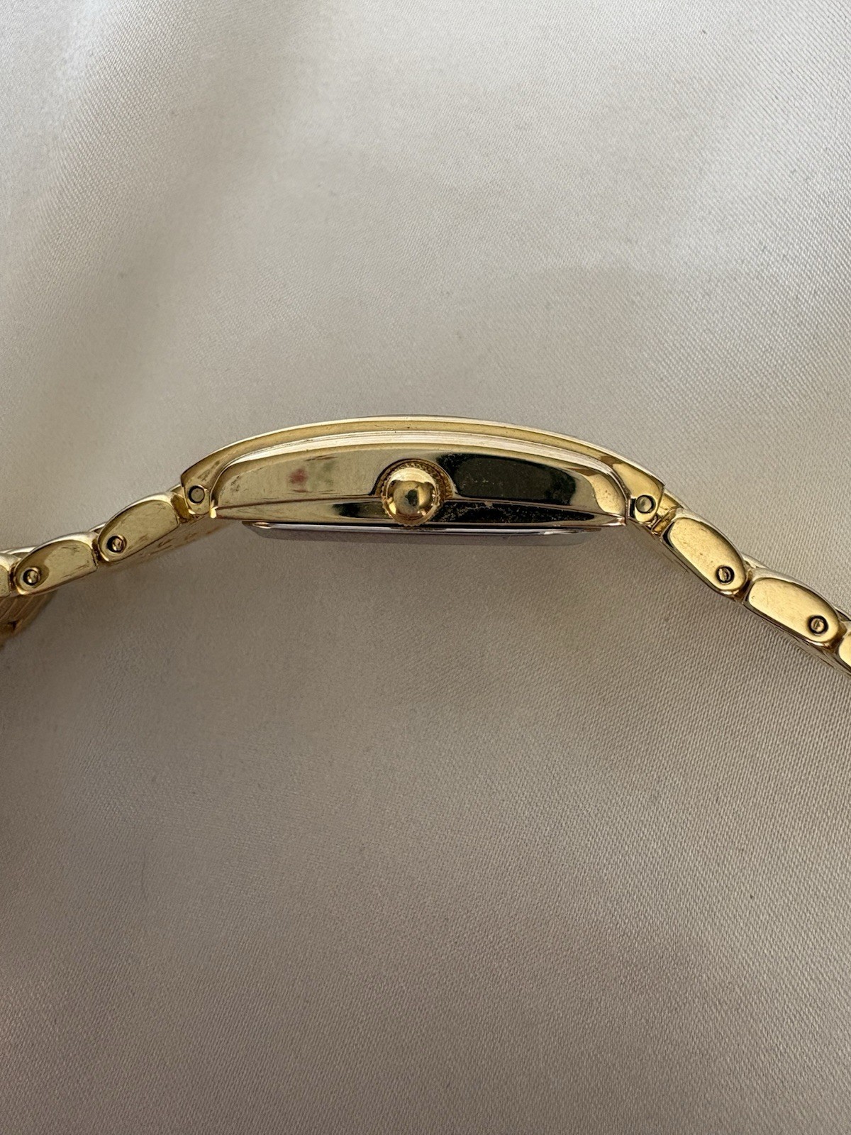 Sergio Valente Women’s Watch Gold Tone Link Band Crystal Accents New Battery