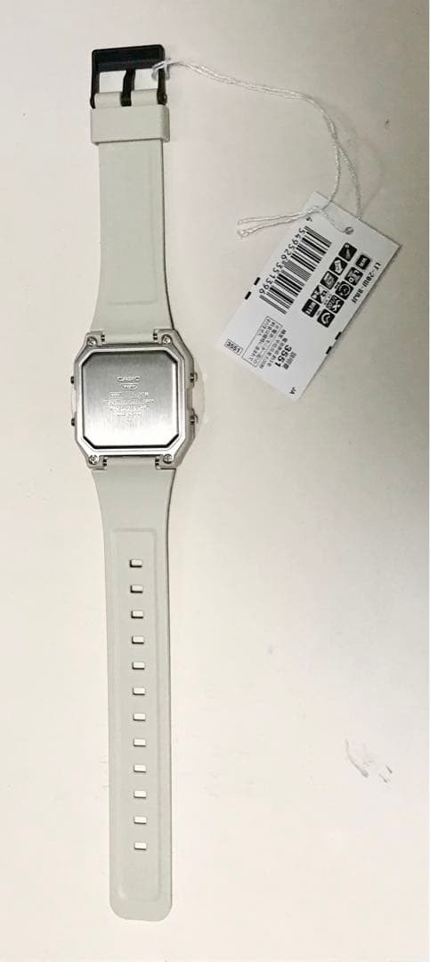 Brand new, unused CASIO LF-20W-8AJF unisex watch.
