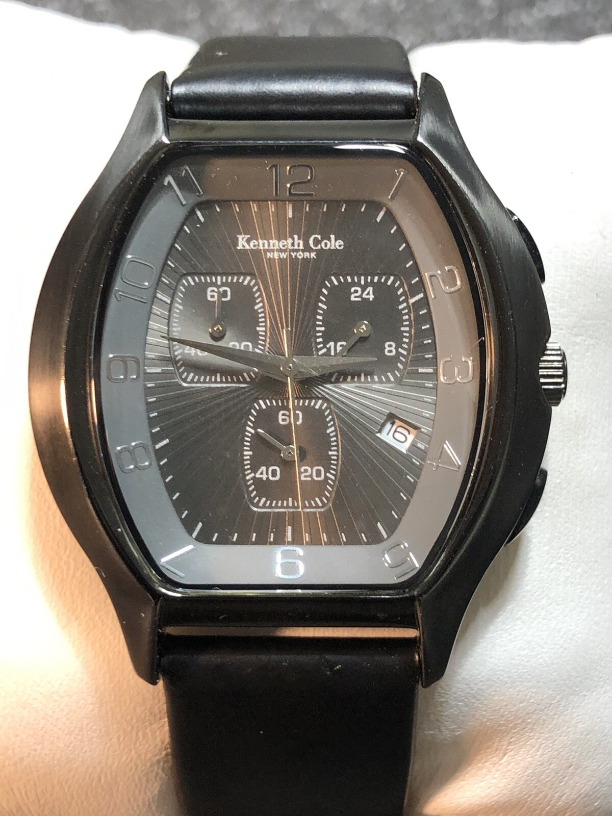 Kenneth Cole New York Men’s Chronograph Watch Barrel/Tonneau Shape New Battery