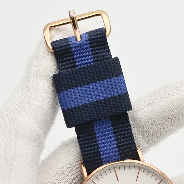 [A1R] Daniel Wellington 0504DW Silver Case Leather Quartz Mens Watch [y2x]