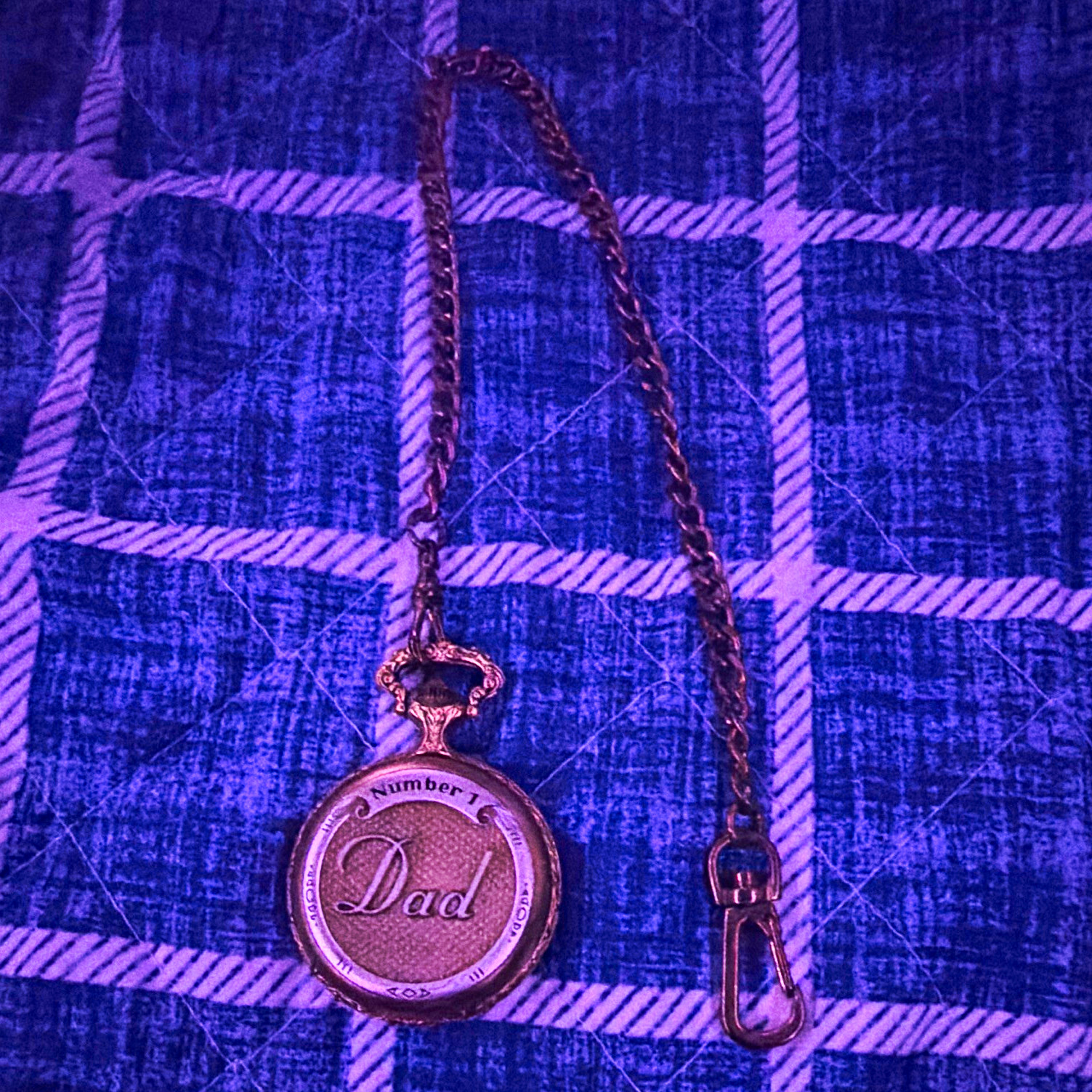 Gold Tone Full Hunter Quartz Pocket Watch Roman Dial w Chain “Number 1 Dad”