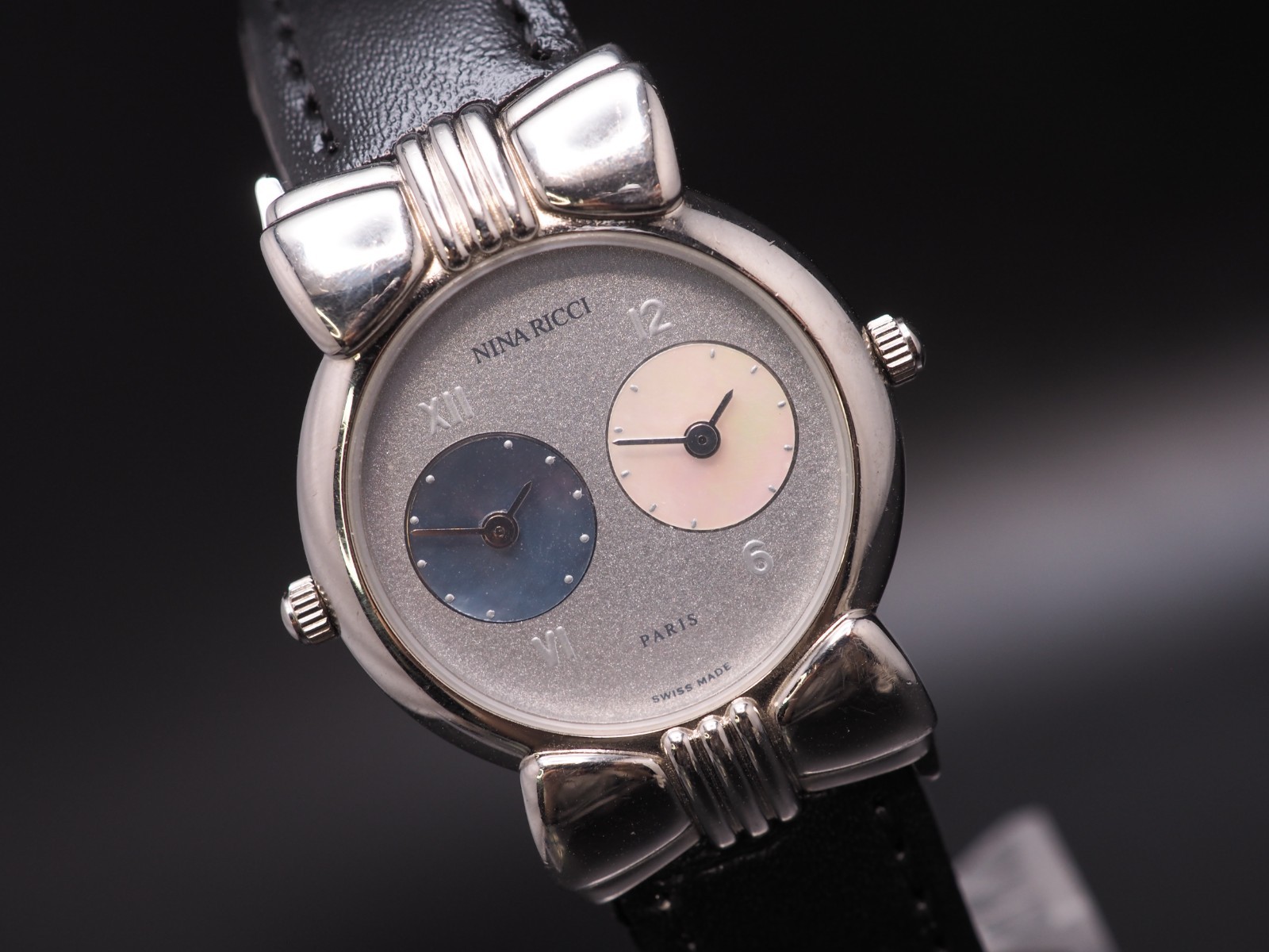 Vintage N MINT Nina Ricci SW-958 Shell Dial Dual Time Qz 26mm Womens Watch JAPAN