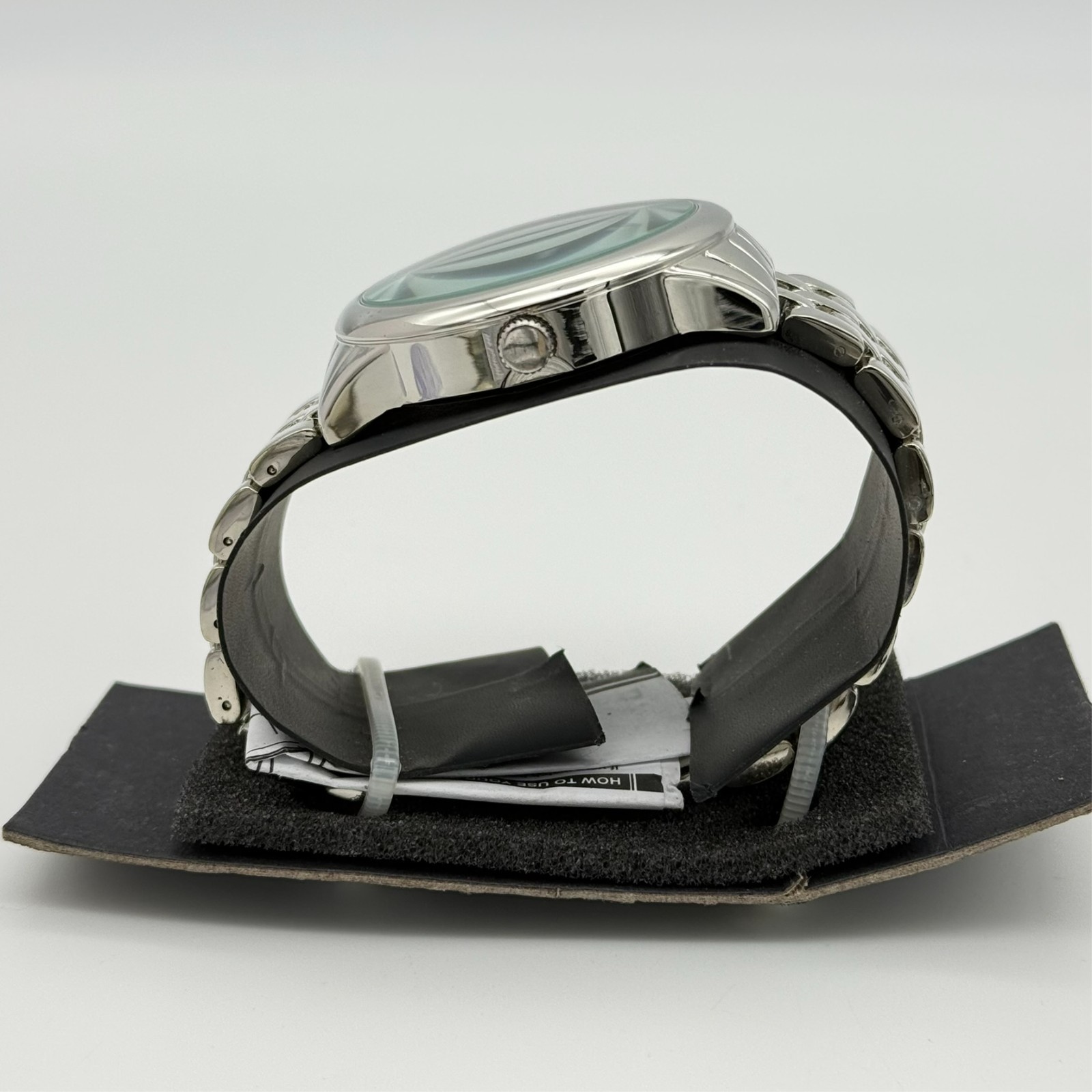 New Men’s CHROME Silver Tone 45mm Classic Quartz Bracelet Watch, Black Dial Runs
