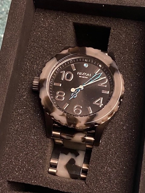 NIXON WATCH 38-20 GRAY TORTOISE GUNMETAL WITH BOX/LINK COMPLETE