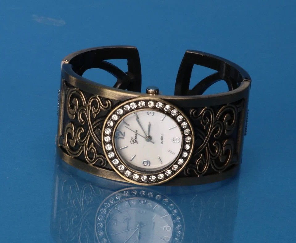 Women’s Western Style Brass Finish Fashion Bangle Cuff Watch Heart Love Band