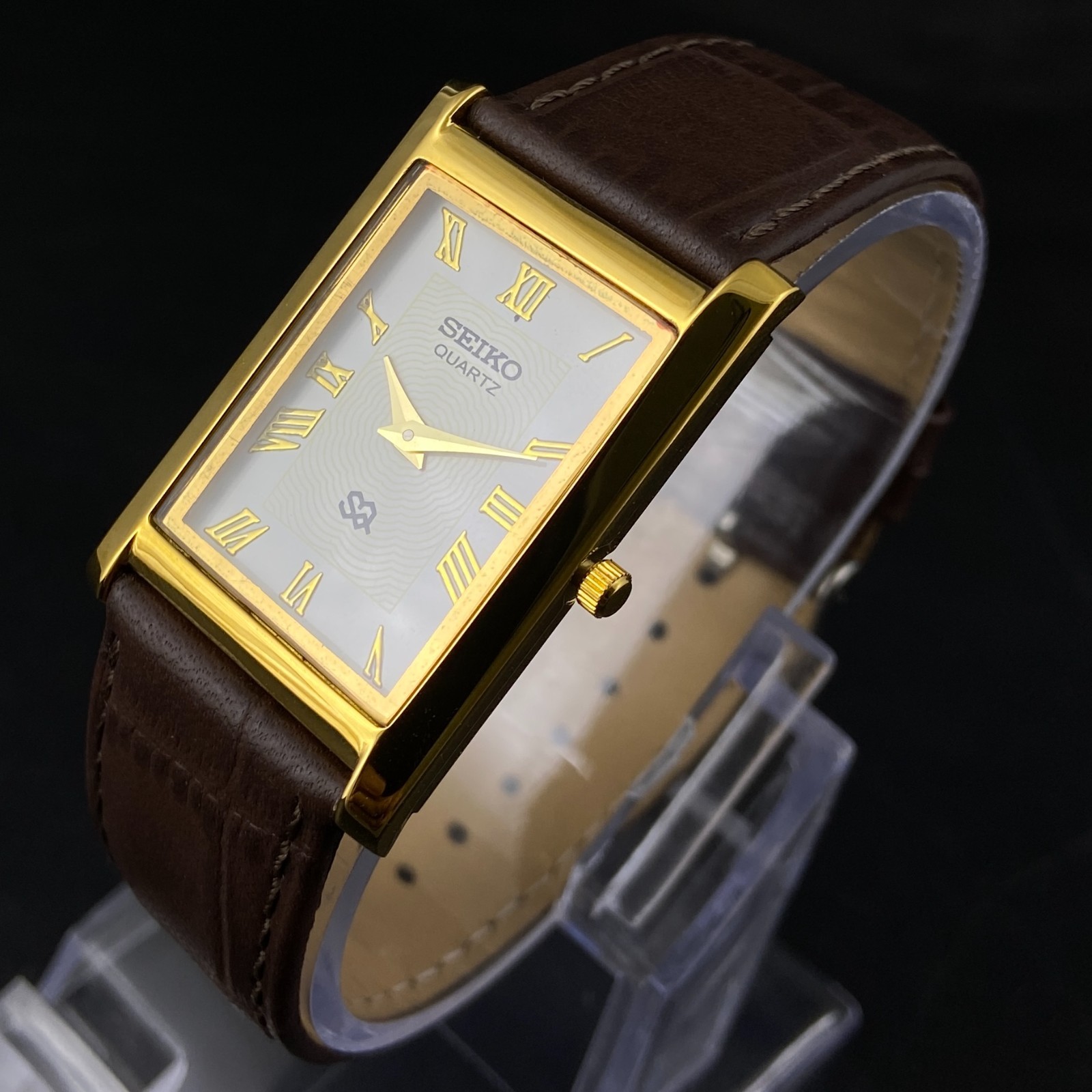 Vintage Seiko Slim Quartz White Gold Face Japanese 26MM Case Men’s Watch A19