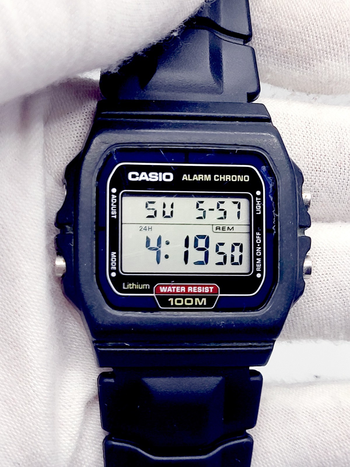 Casio 549 W-720 1980’s Quartz Alarm Chrono Digital Vintage Men’s Watch New Batt