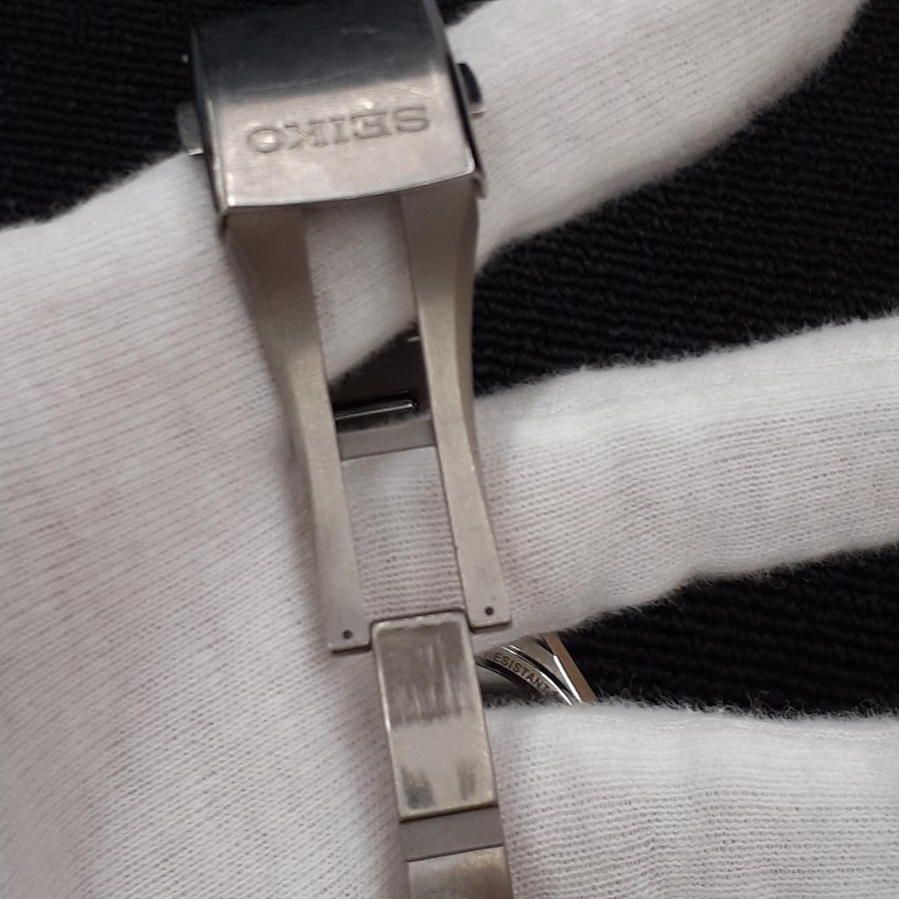 Quartz Wristwatch Model Number 7B24 OBHO SEIKO