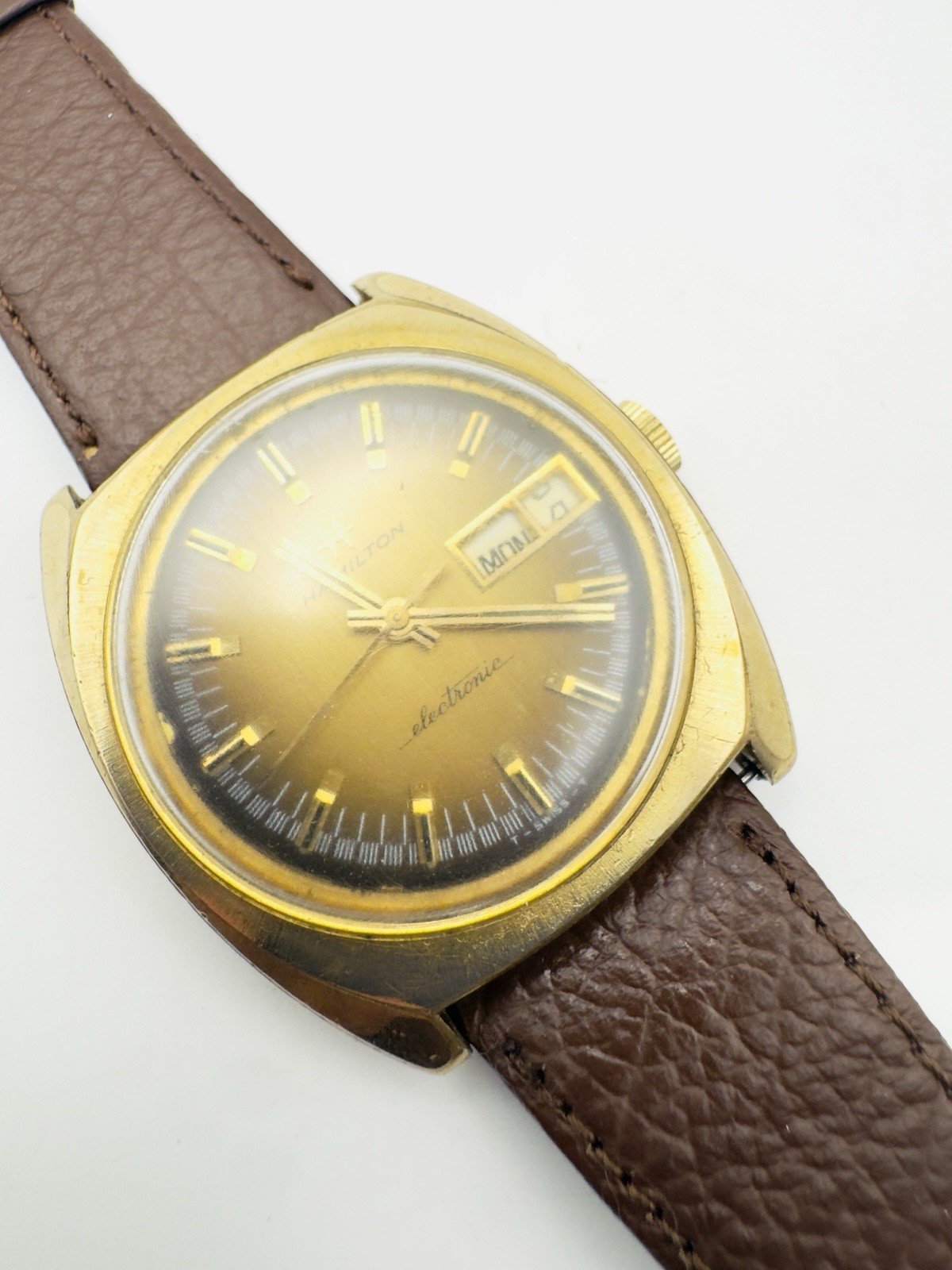 Vintage Hamilton Electronic Day Date Men’s Watch Gold Tone 38.9mm Running