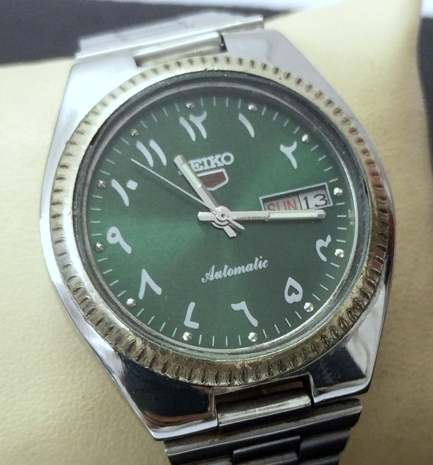Vintage Seiko 5 Automatic Mens Watch Green Dial Arabic Numbers Working Perfectly