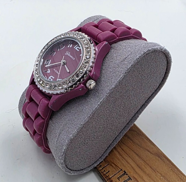 Geneva Platinum 6886 Rhinestone Bezel Burgundy Women’s Watch NEW Battery
