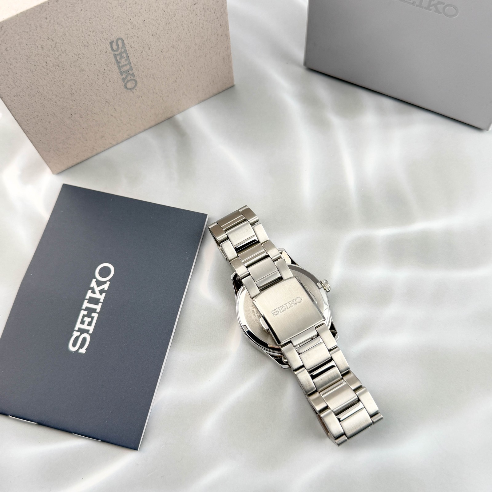 Seiko Essentials SUR559 Men’s Blue Dial Stainless Steel Strap Quartz Watch 40mm