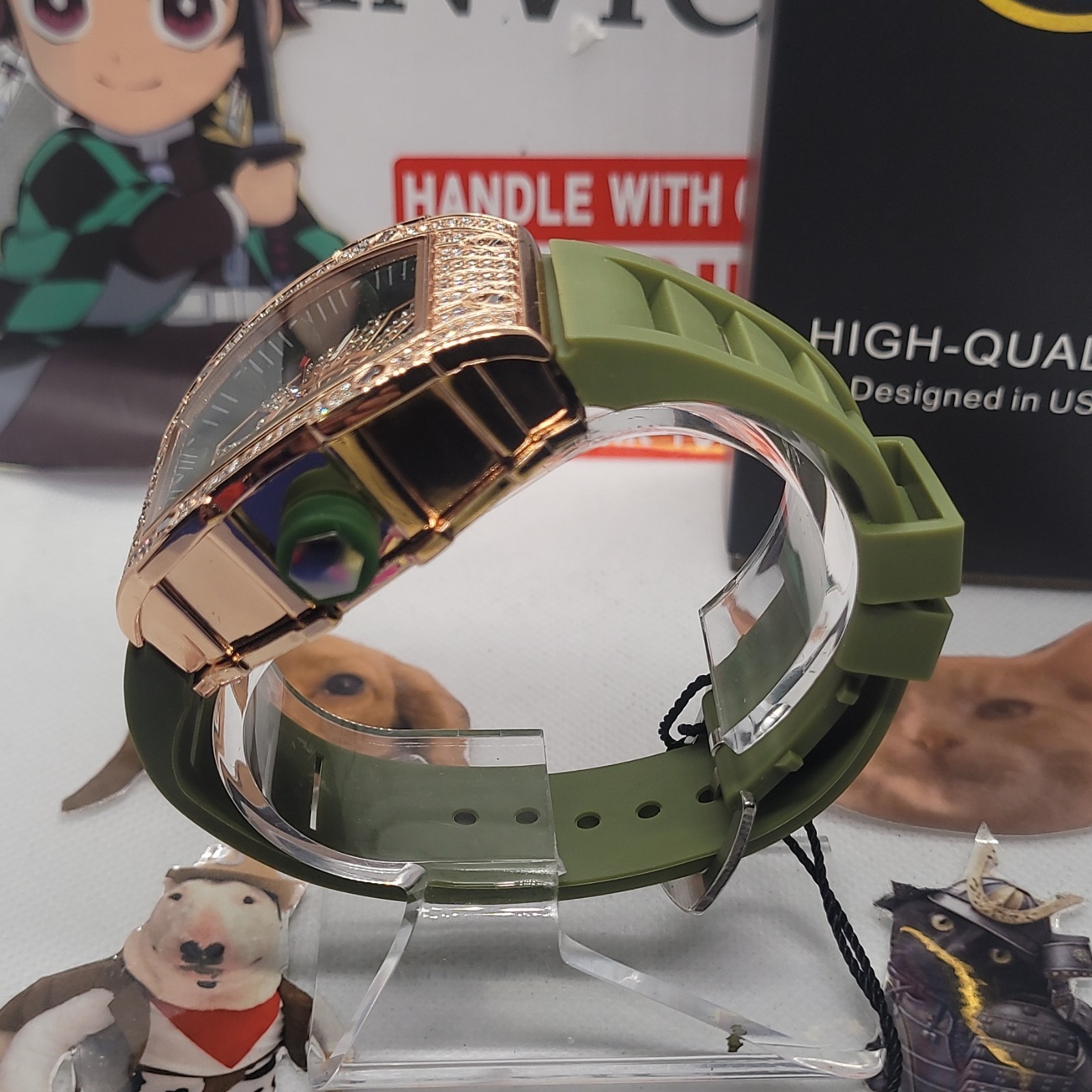 322 AJ Luxury Gem-Set Gold Bezel Green Rubber Strap Diamond Pattern Analog Watch