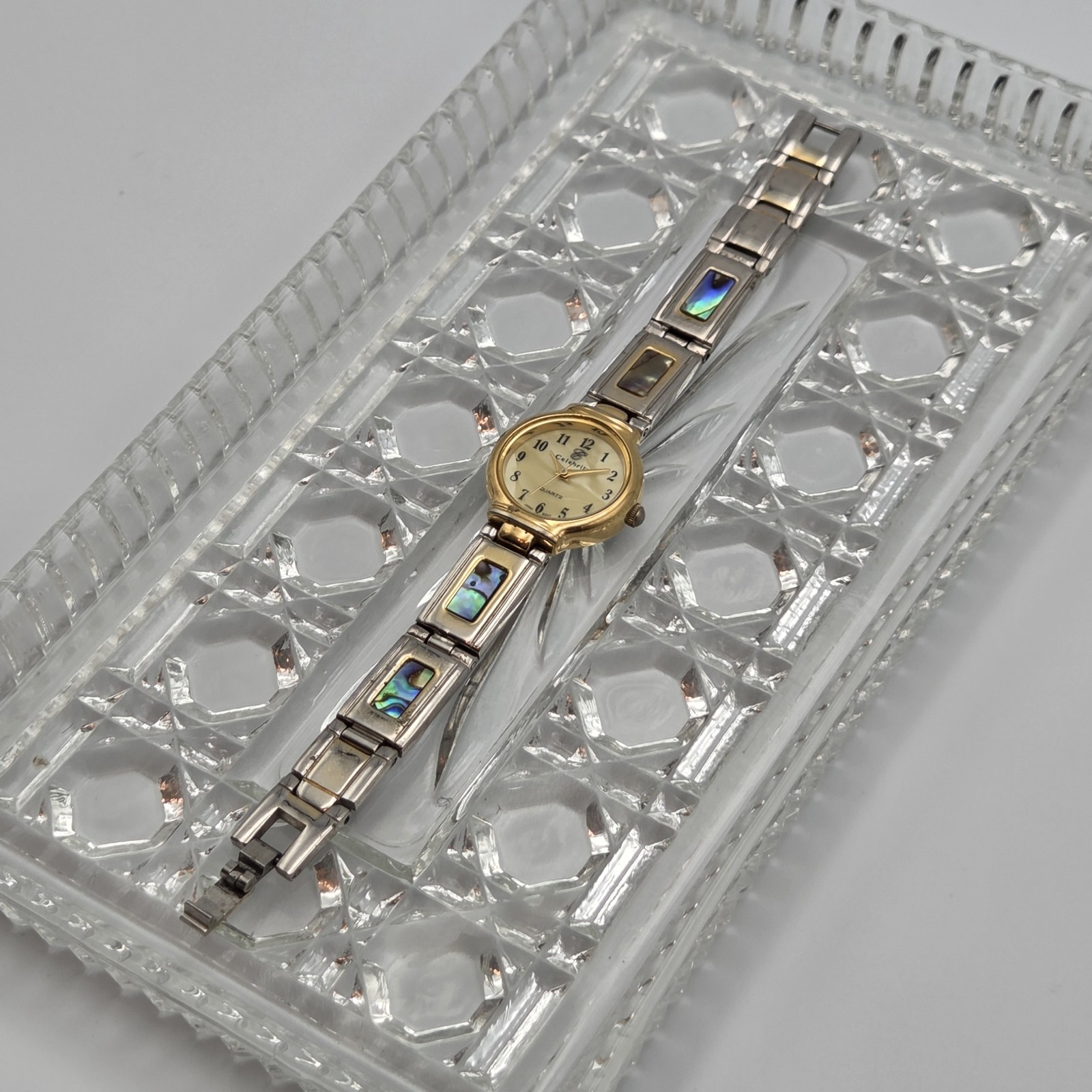Ladies Celebrity Fashion Analog Silver Tone 28 mm Quartz Watch with Rhinestones