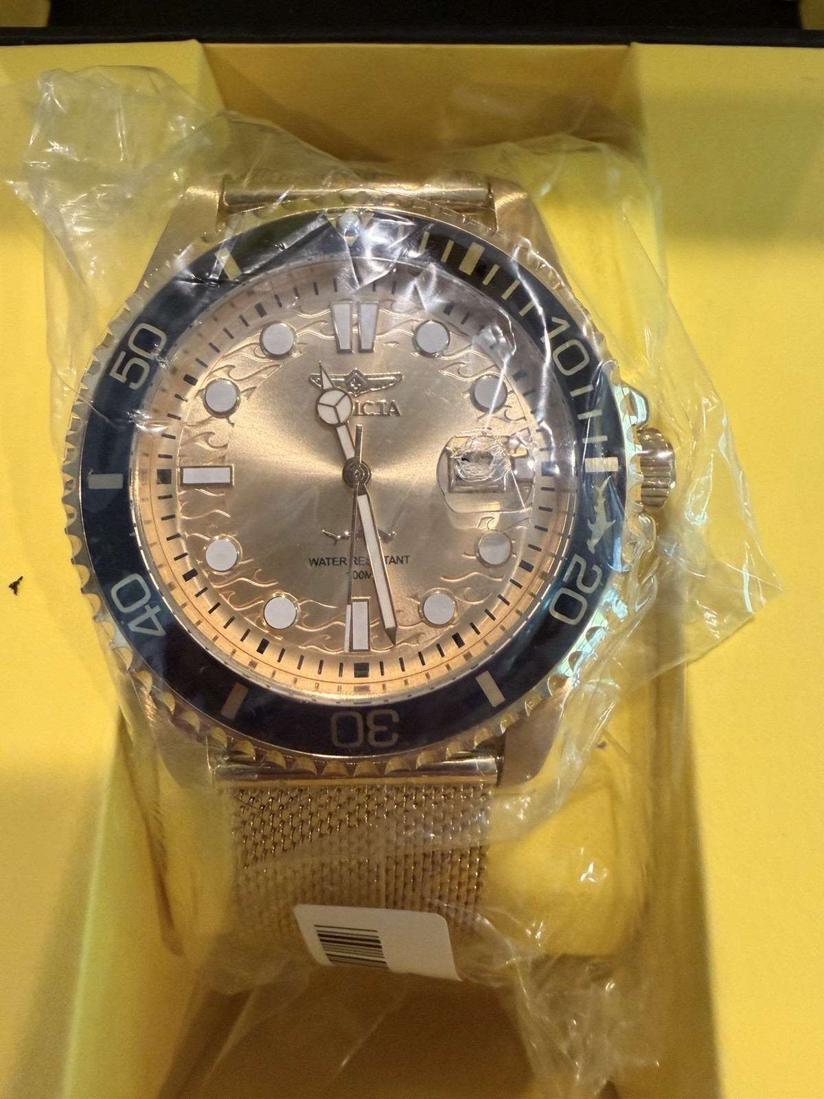 Invicta Pro Diver Men’s Quartz 100m Diver Gold Dial Blue Bezel Mesh Date