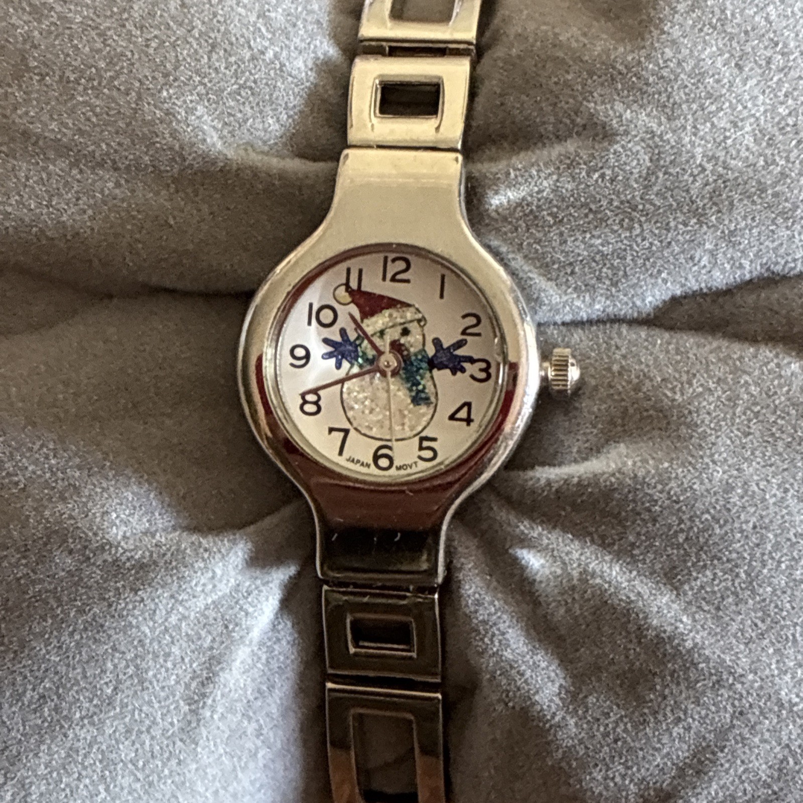 CHRISTMAS HOLIDAY WRIST WATCH SILVER WITH SNOWMAN NEW BATTERY