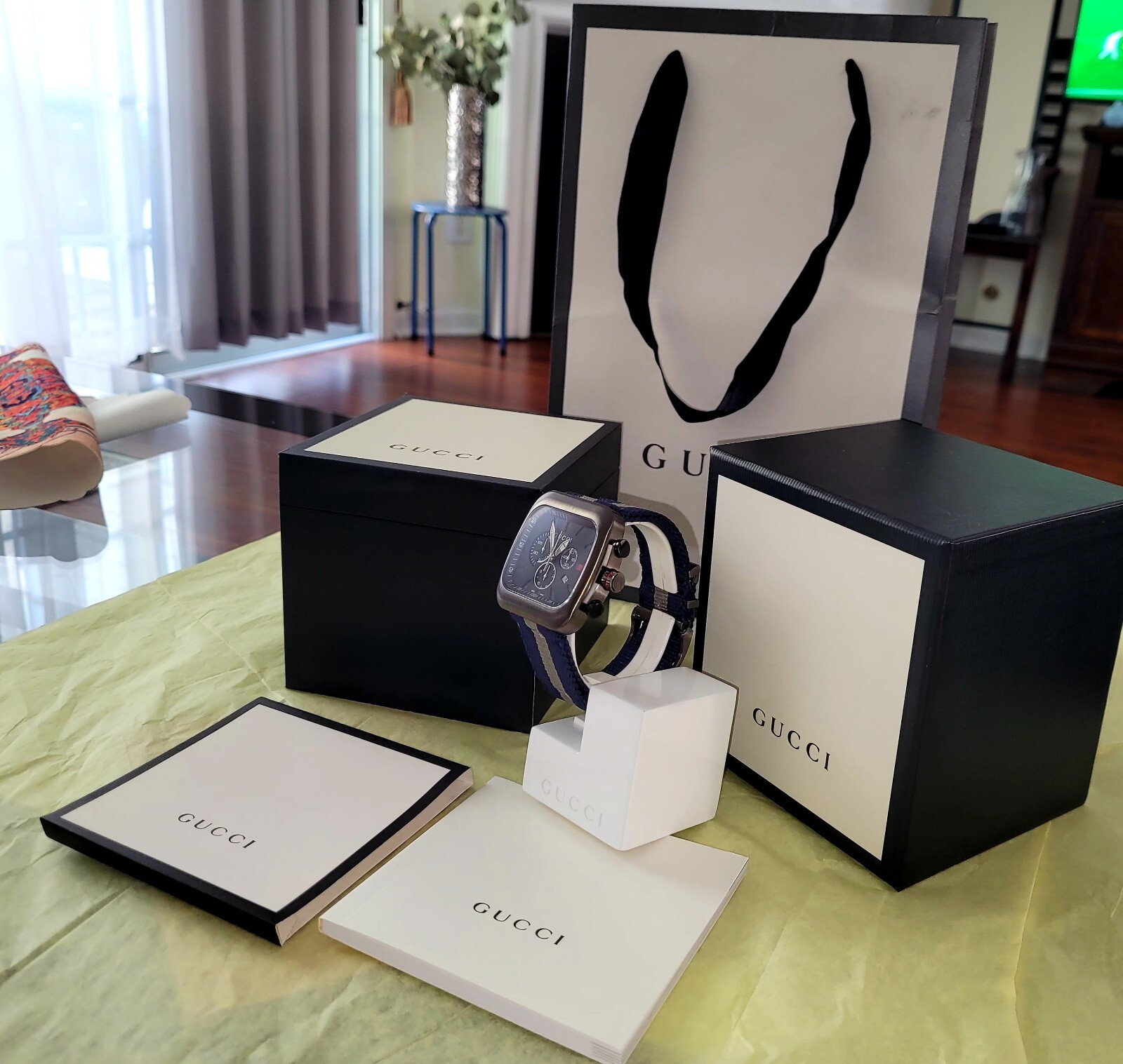 Gucci Coupe Chronogra,Authentic,Near Mint,Hardly Worn,Mens,45MM,Box,Bag,Booklet.