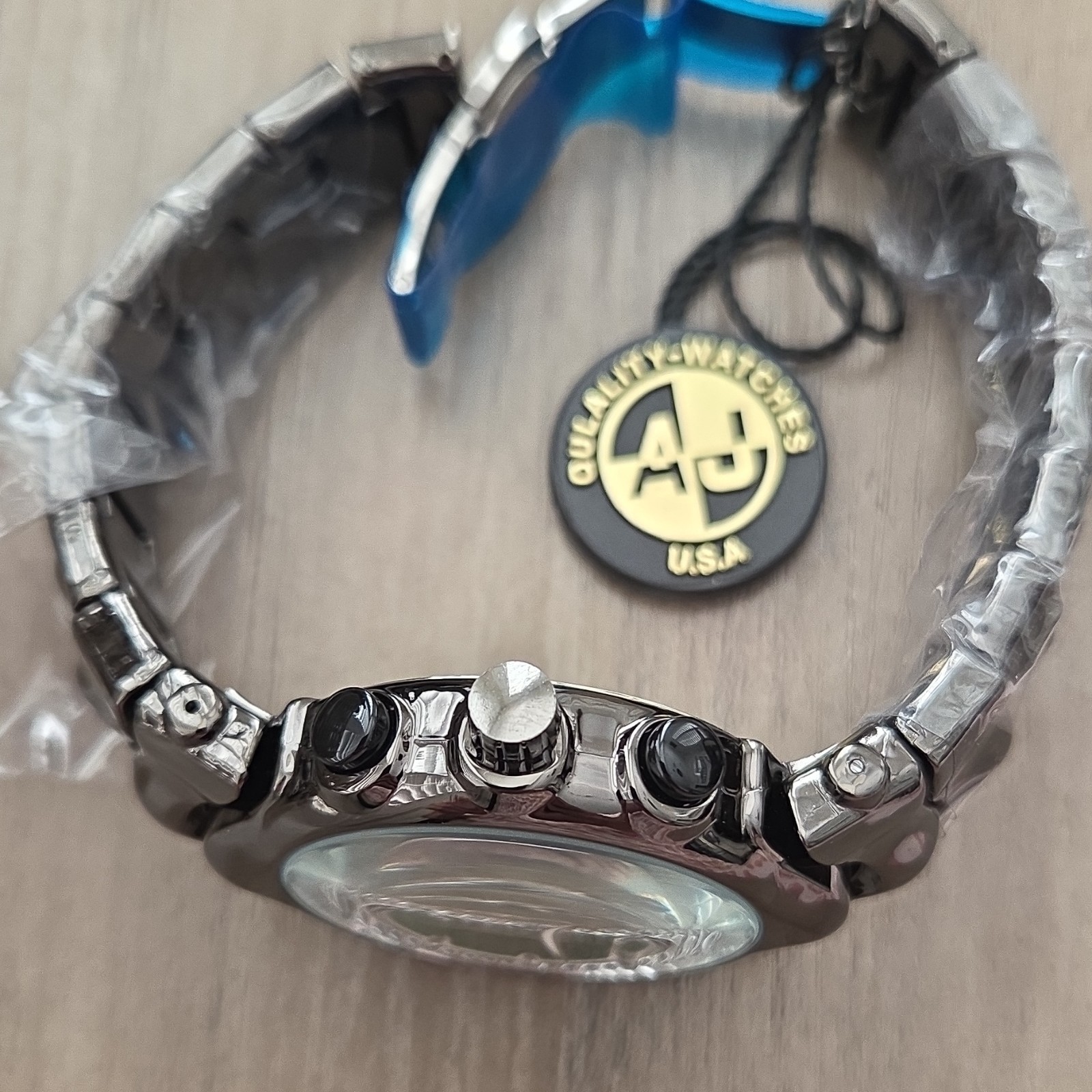 AJ Green Dial Chronograph Wristwatch Black Metal Bracelet Analog
