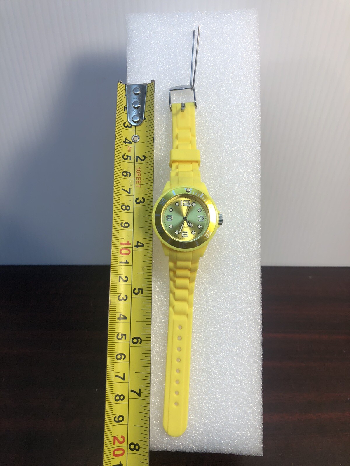 Yellow Sempre Watch With Rubber/Silicone Strap Working needs New Battery