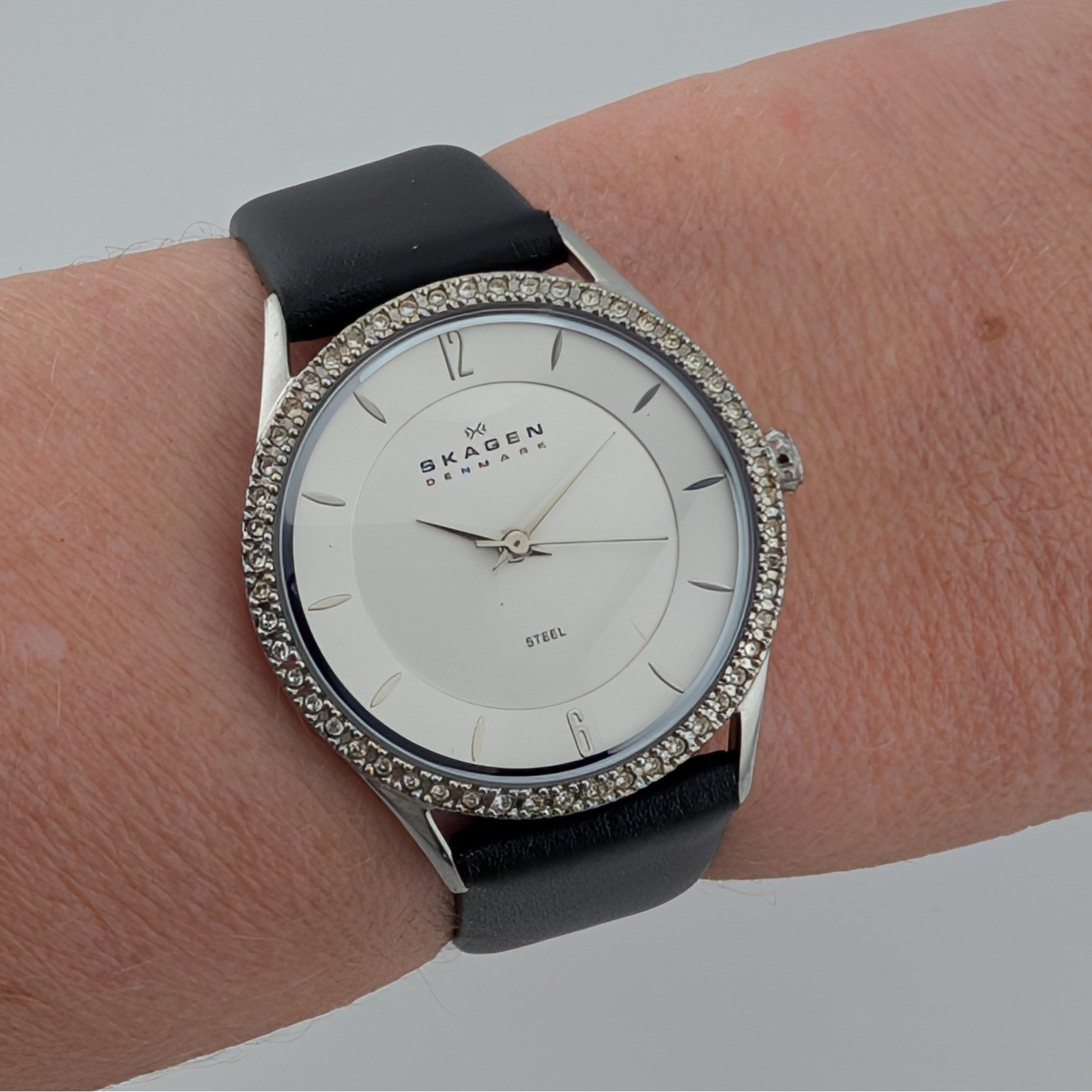 Skagen Denmark Crystal Bezel White Dial Black Leather Strap Watch 347SSLP