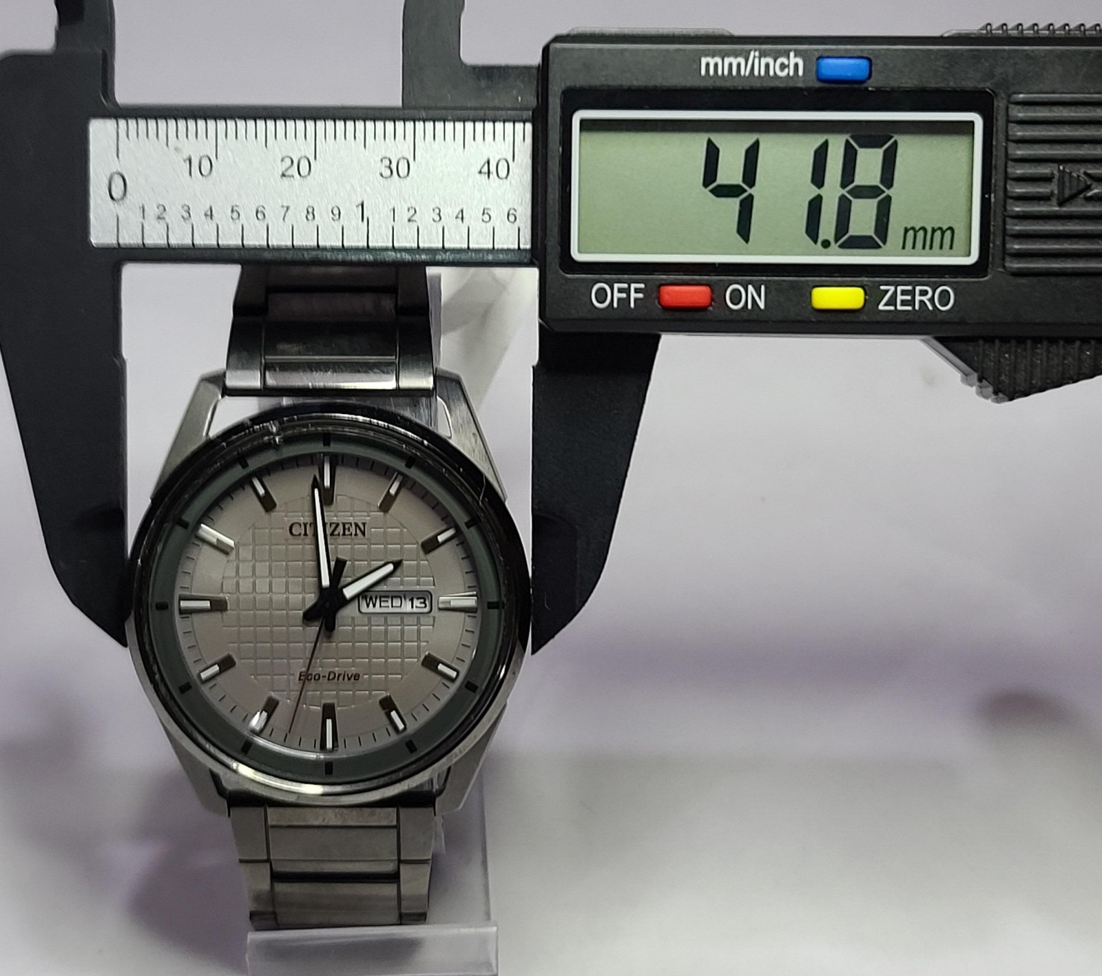 J800-S119251 CITIZEN ECO-DRIVE GRAY DIAL QUARTZ WATCH FOR MEN C5-74