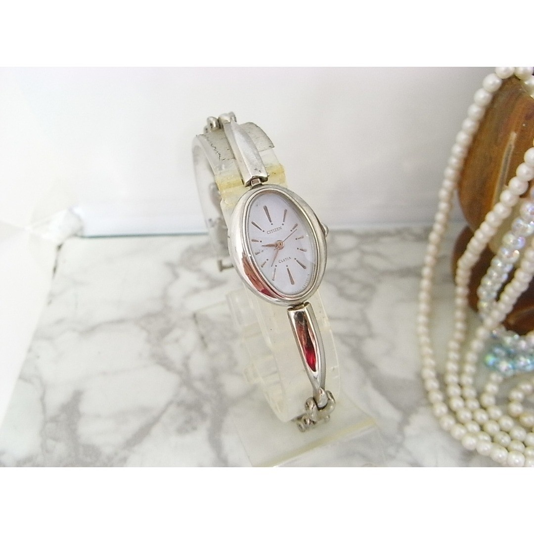 CITIZEN CLETIA Oval Ladies Watch