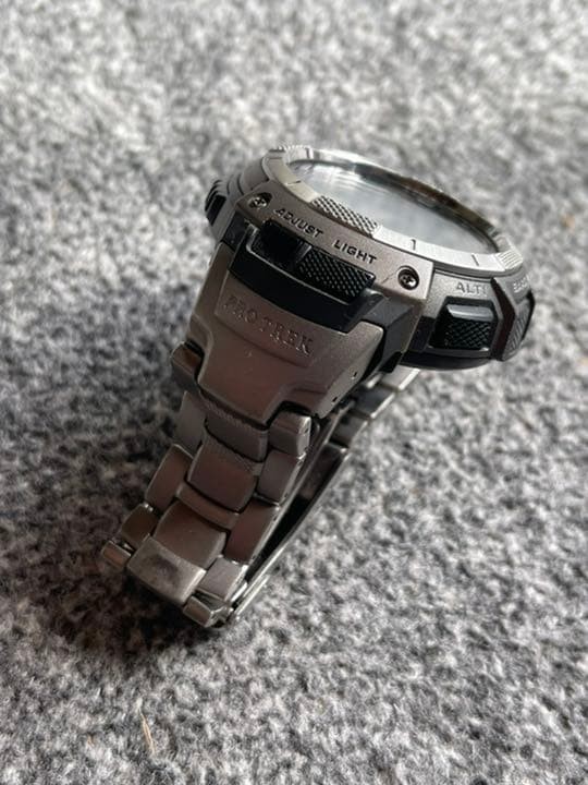 CASIO Pro Trek Titanium – Easy to Read