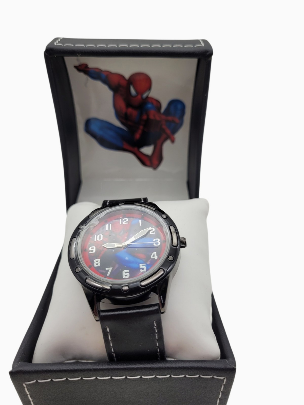 New in Box Spider-Man Collector’s Analog Watch Leather Band Marvel Comics 2012