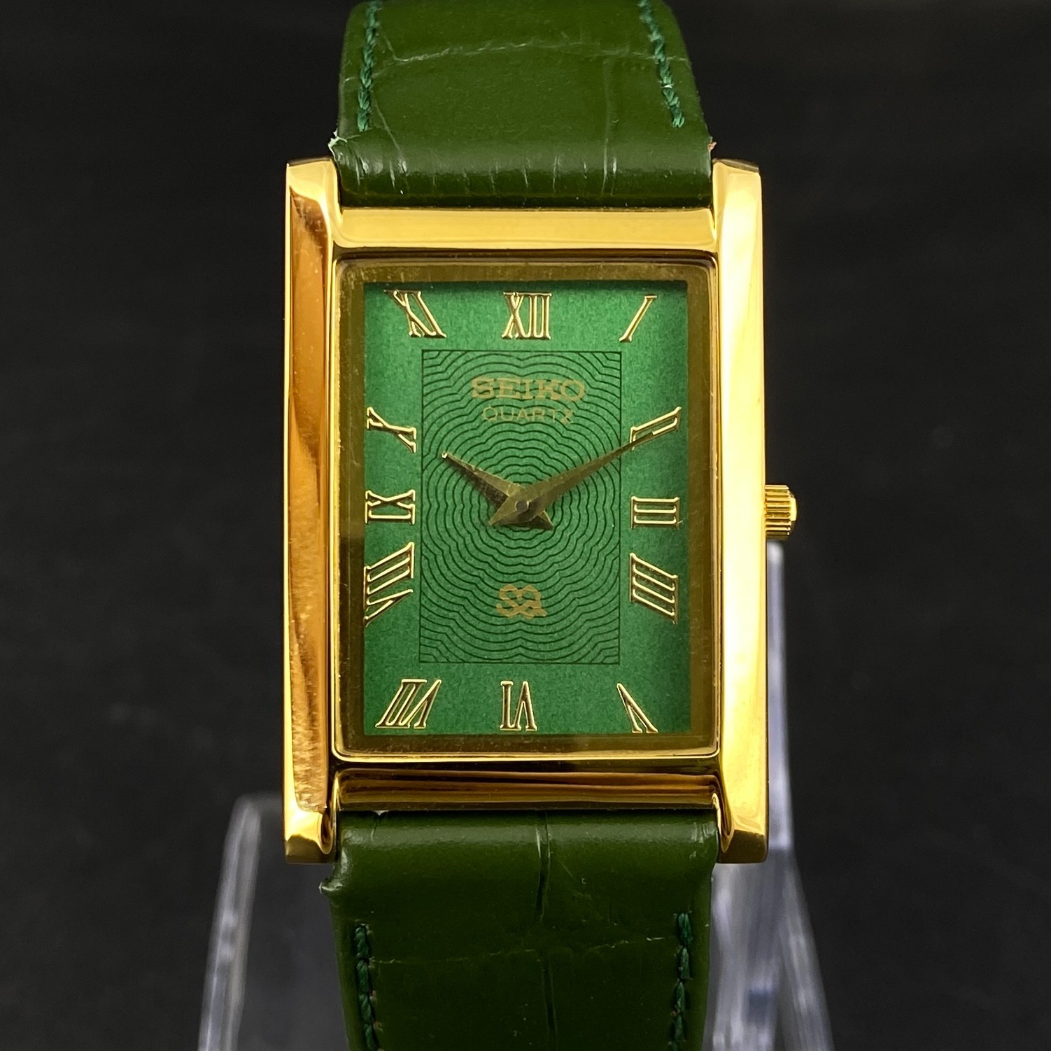 Vintage Seiko Slim Quartz Green Face Rectangle Japanese 26MM Case Mens Watch S03