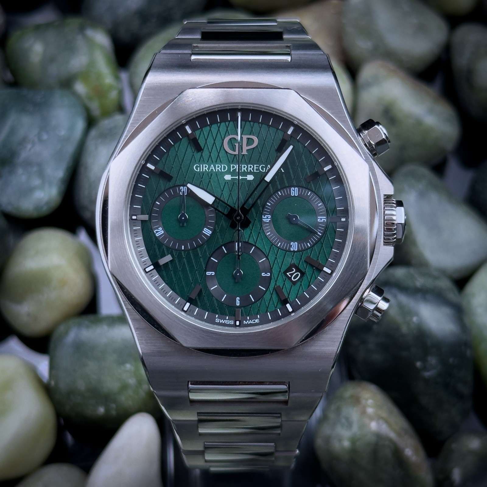 Girard Perregaux Lareato 1/188 Aston Martin Edtion Chronograph 81020-11-001-11A