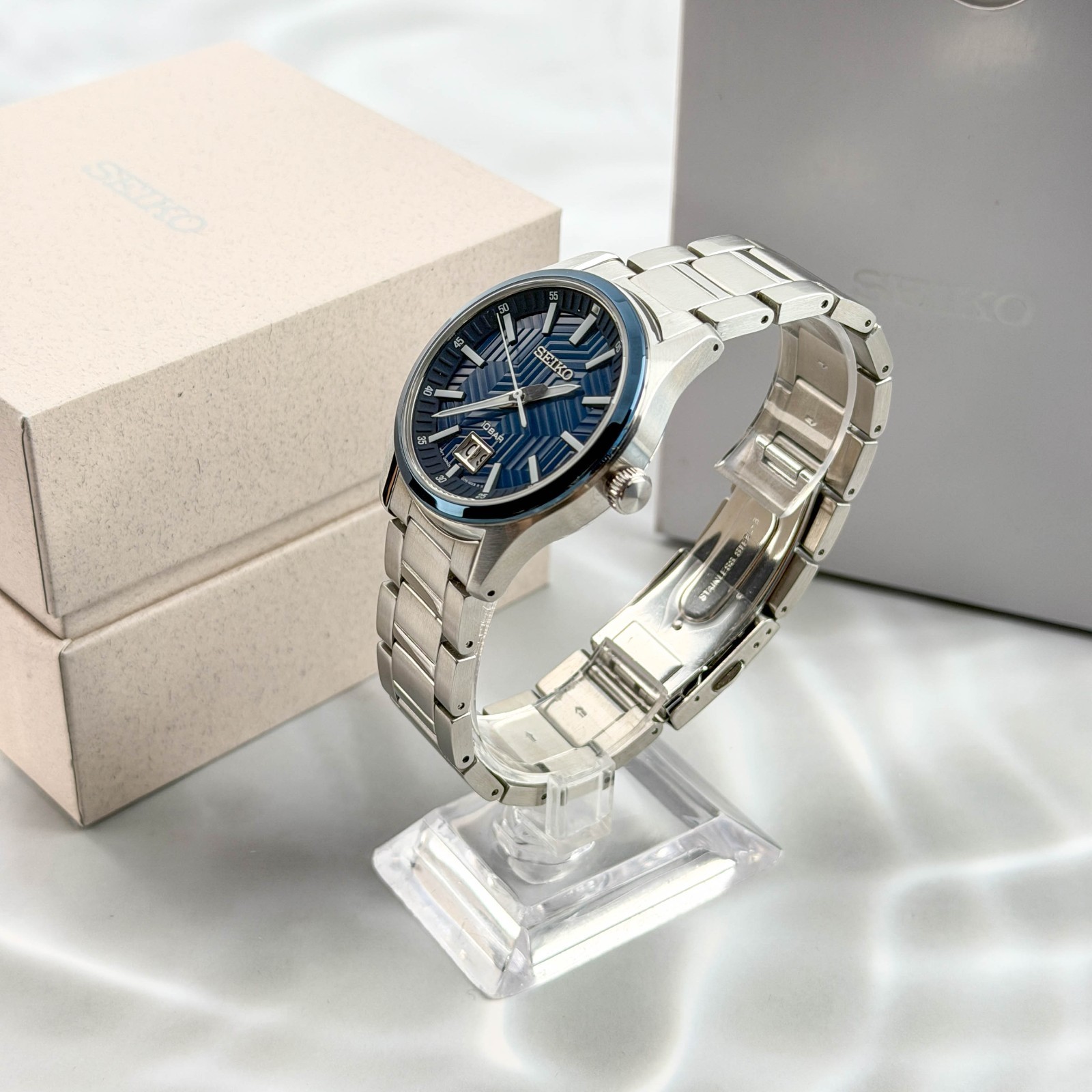 Seiko Essentials SUR559 Men’s Blue Dial Stainless Steel Strap Quartz Watch 40mm