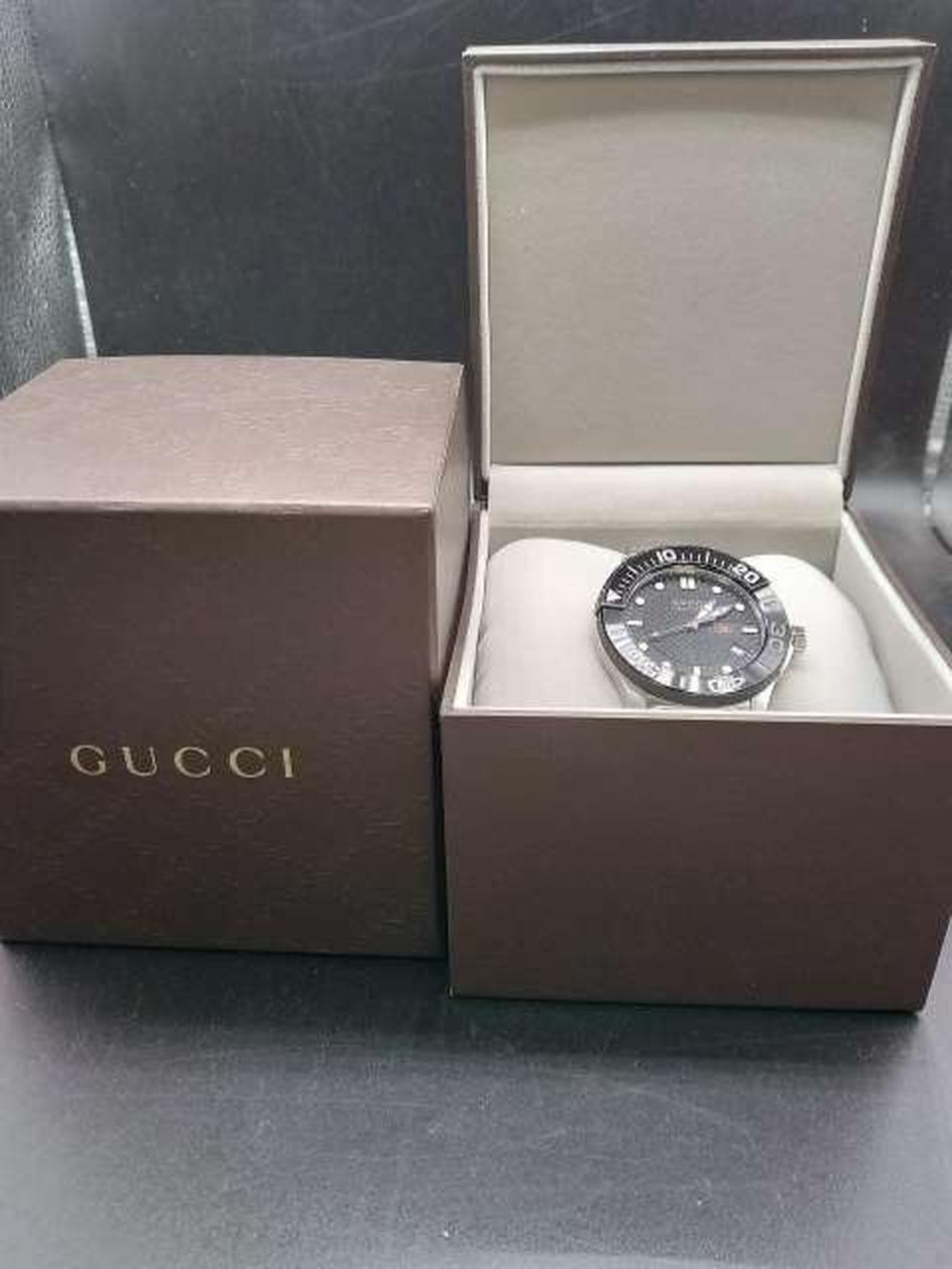 Quartz Analog Watch Model YA126249 GUCCI