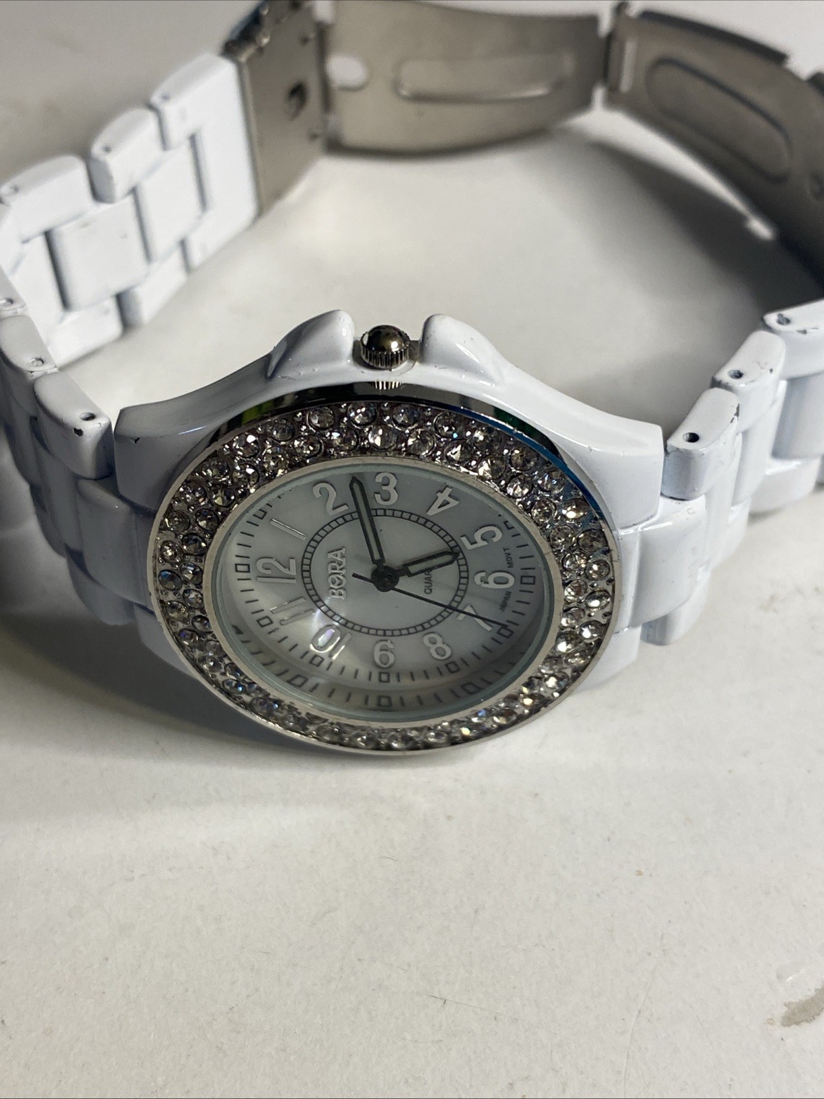 BORA Diamond & White Tone Watch New Battery