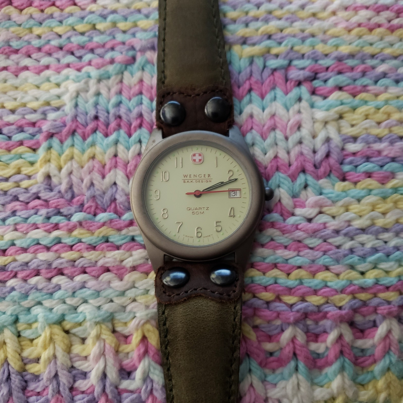 Wenger SAK design unisex watch 38mm avocado yellow dial/avocado green band 0605