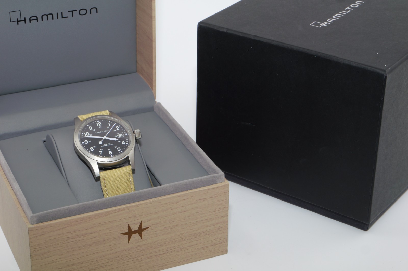 Hamilton Khaki Field Mechanical H694390 manual watch. Pilot Military Style. BOX