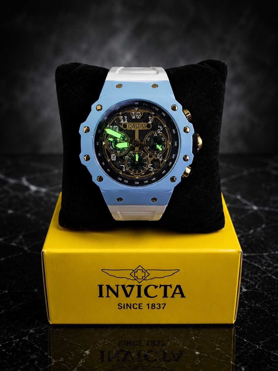 Invicta Racing Vaulthan Men’s Watch – 44mm. White/Blue (69673)