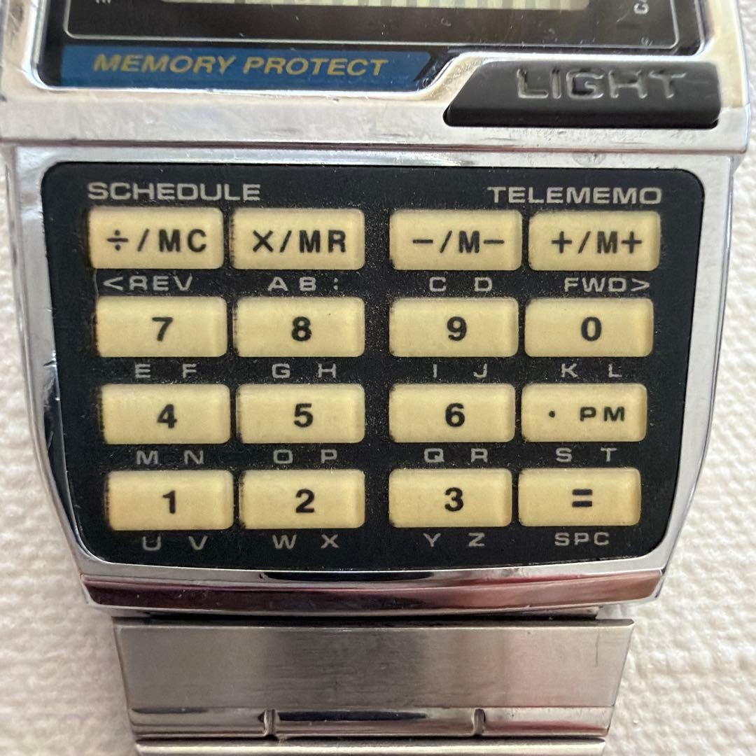 CASIO DBC-810 Data Bank Watch Vintage Calculator Silver