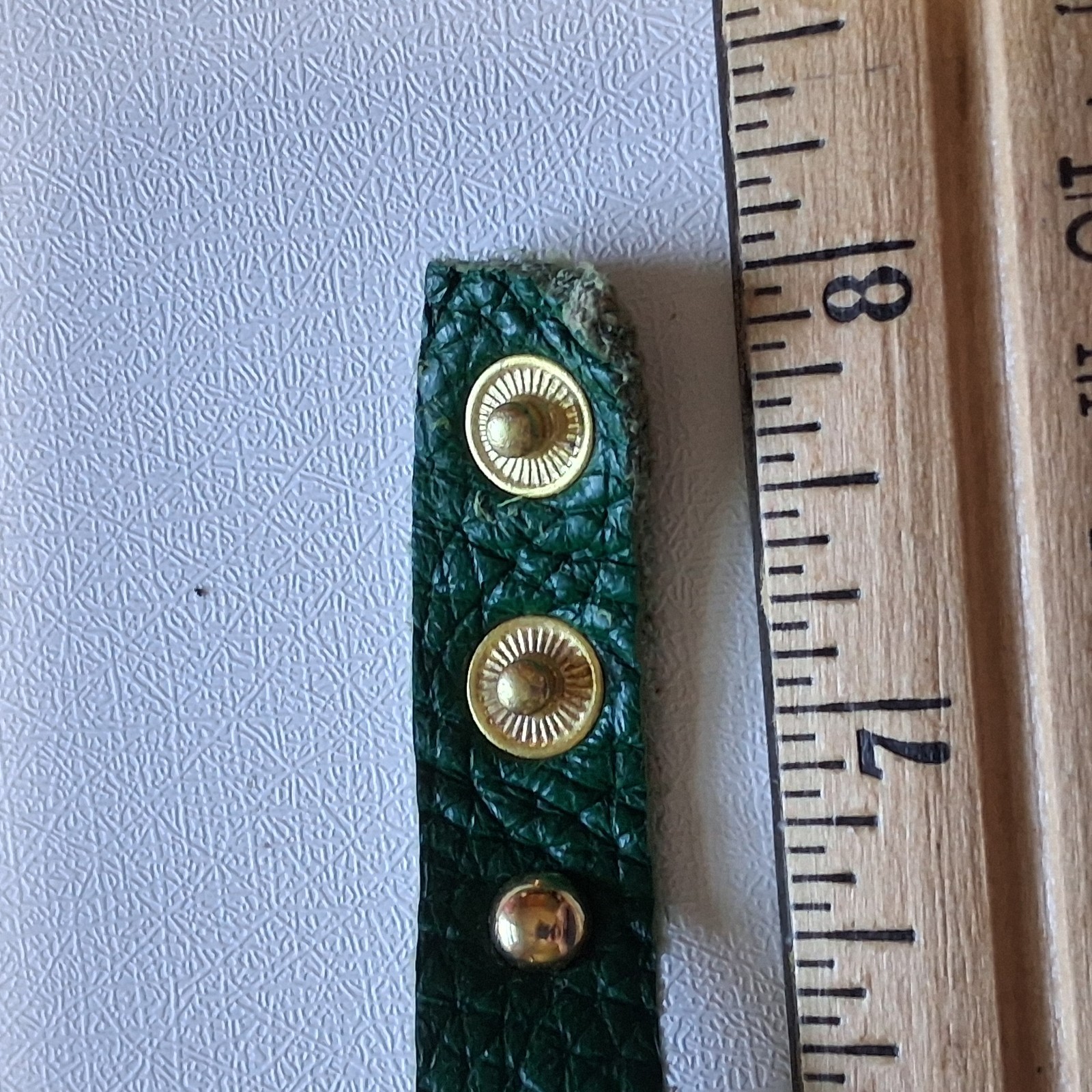 Geneva Platinum Quartz Watch Green Dial Gold Tone Stud Cuff Band 9765 Vtg READ