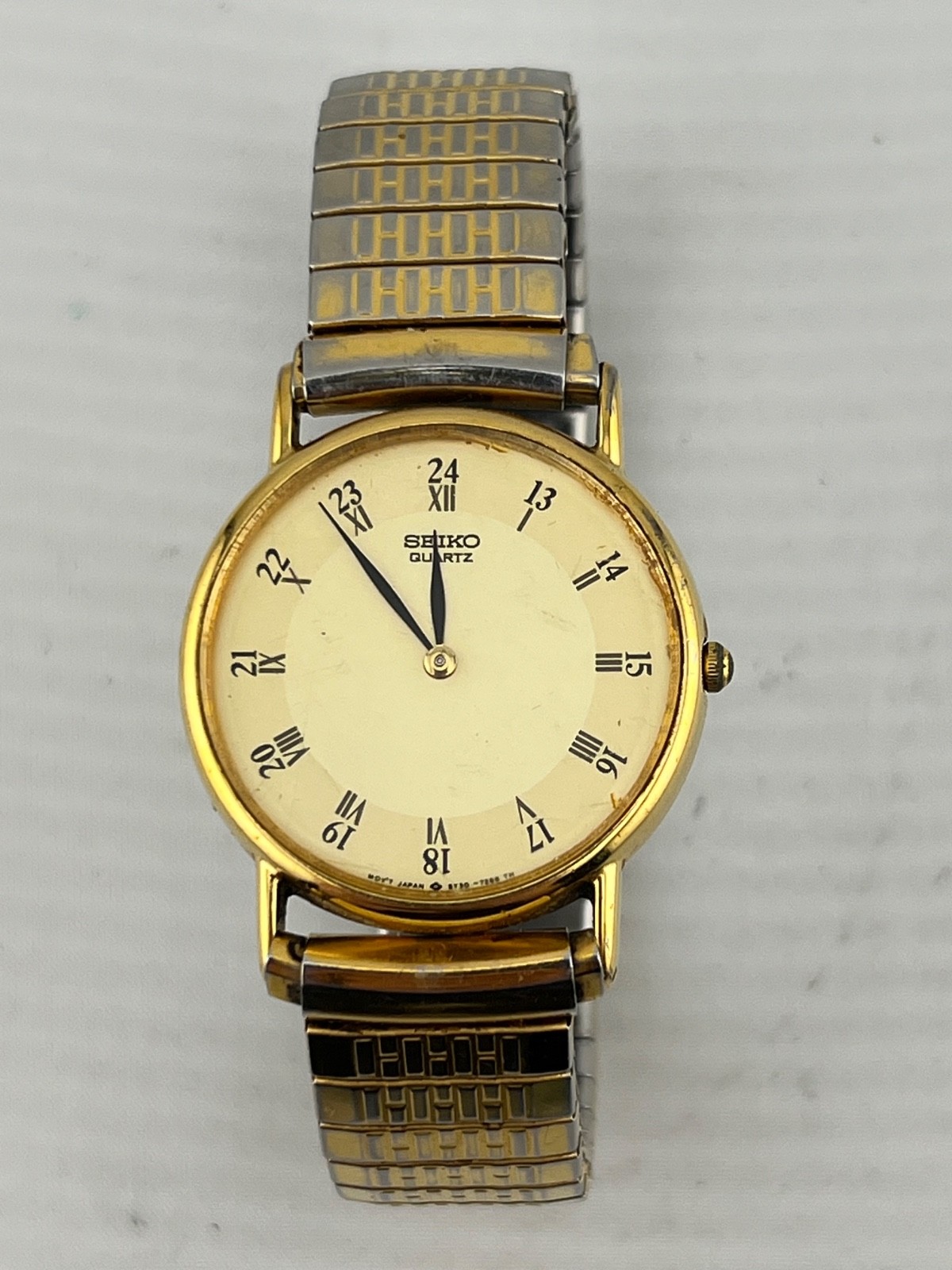 Vintage SEIKO Quartz 5Y30-7000, Roman and Arabic Numeral 24hr Dial-Runs Strong