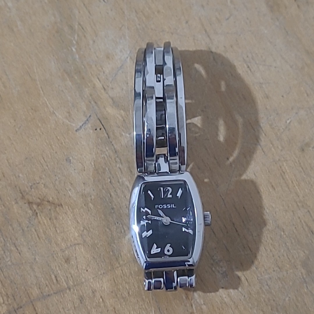 FOSSIL Bracelet Watch ES-2013 New Battery READ FULL DESCRIPTION