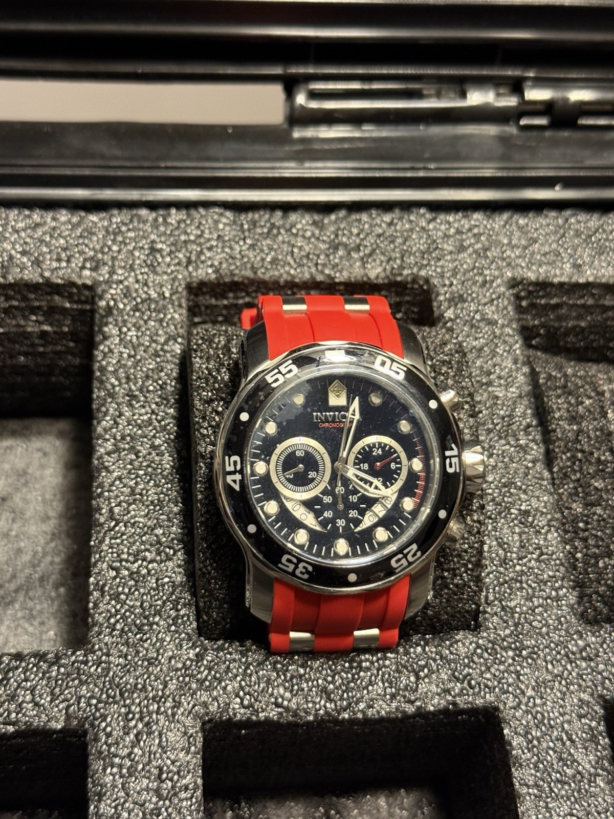 Invicta Pro Diver Chronograph 48mm GMT Quartz Black Dial Men’s Watch – 34009