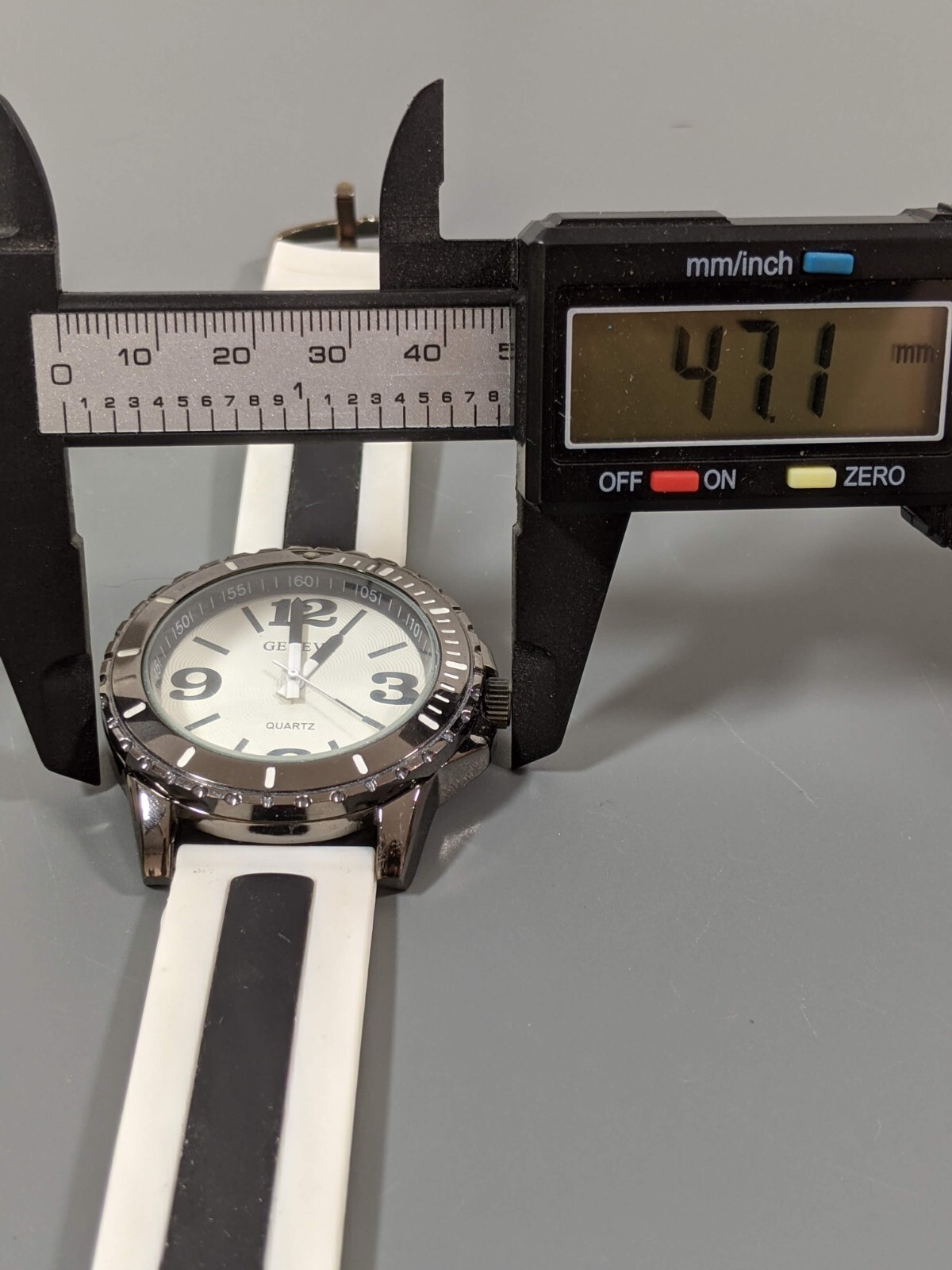 Geneva Black White Stripe Silicone Jelly Band Watch Round White Dial