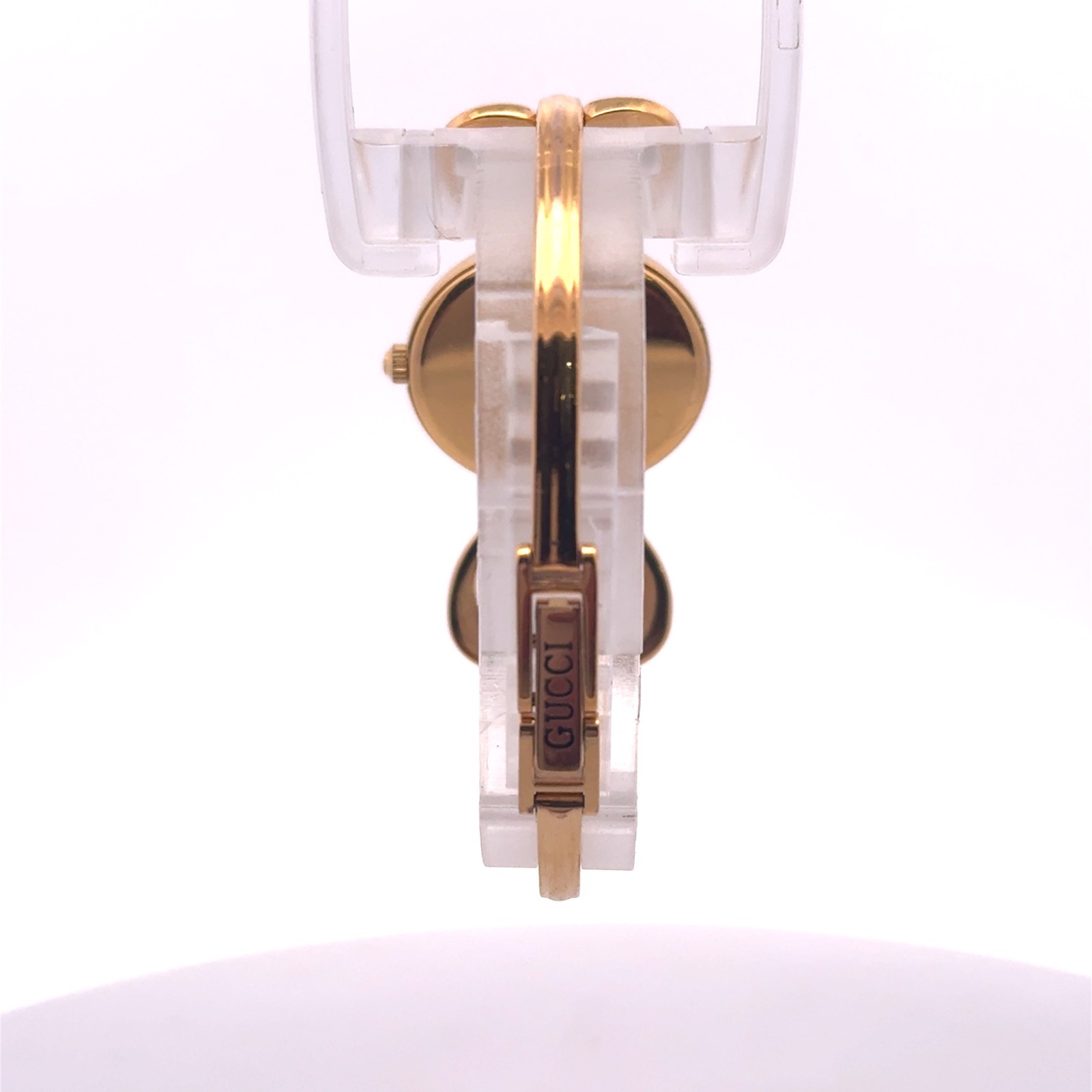Vintage Gucci 1600 Gold-Plated Mother of Pearl Dial Quartz Ladies Watch 26mm
