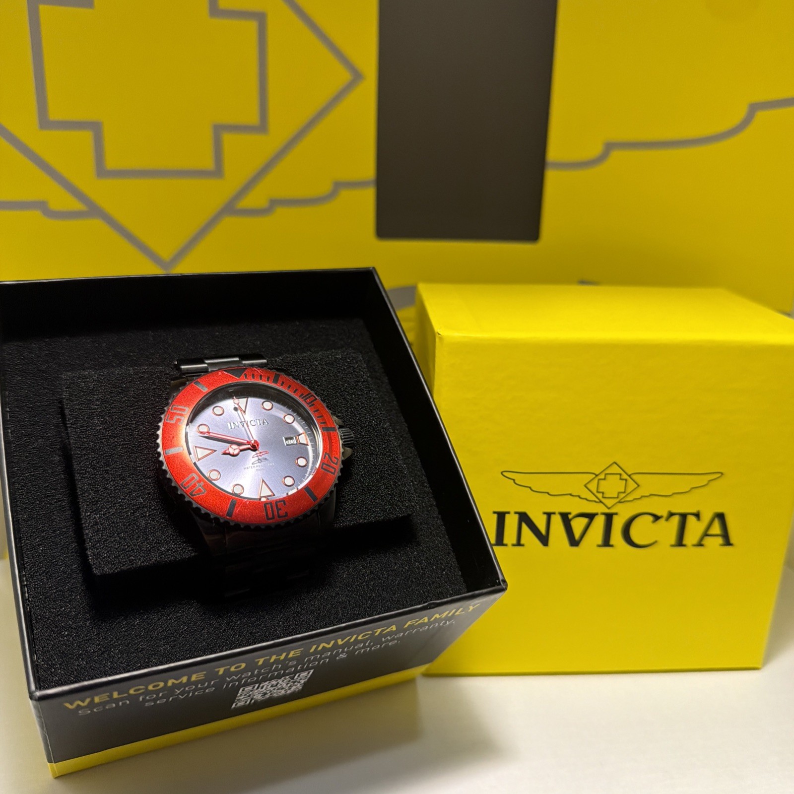 Invicta Pro Diver Gray Dial, Red Bezel & Black Stainless Band Men’s Watch! RARE!
