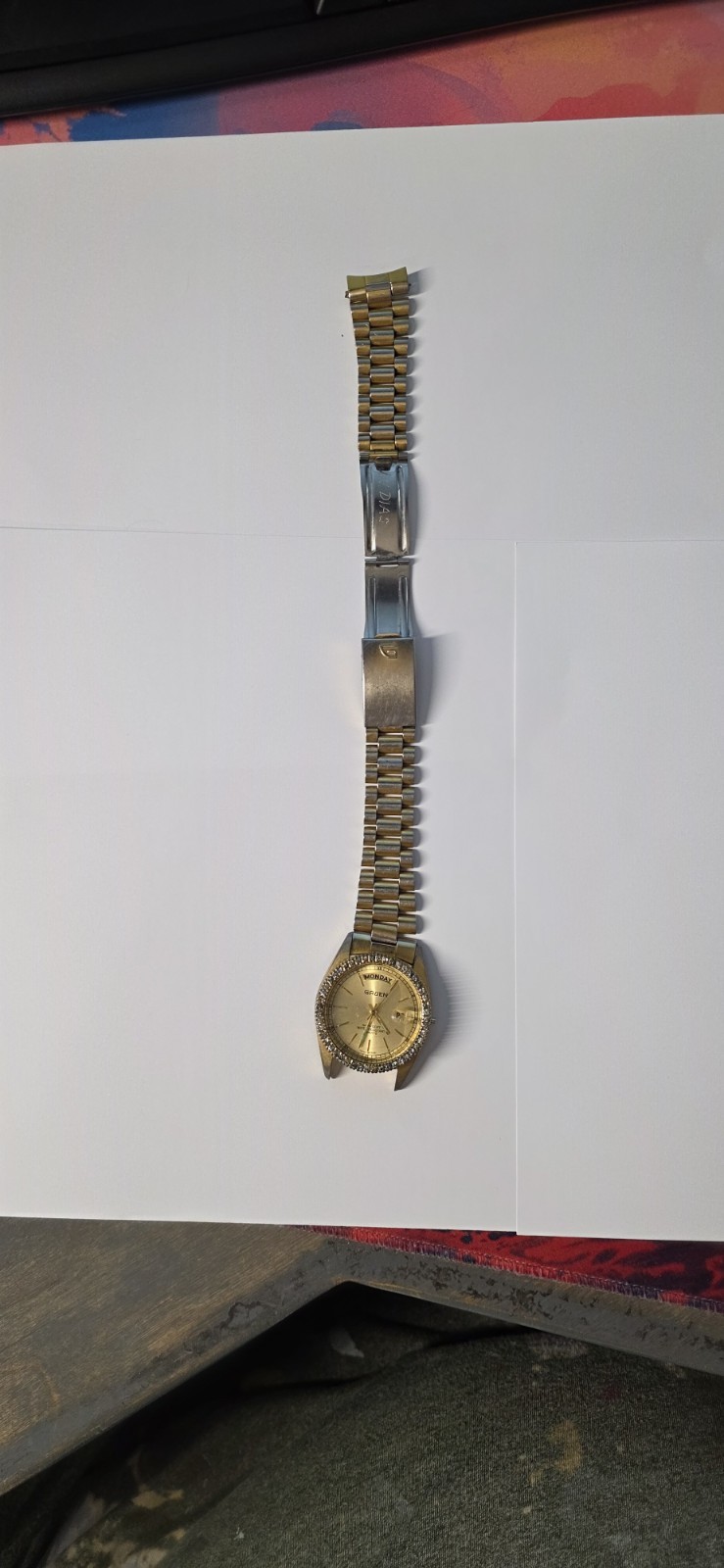 Gruen Quartz Day/Date Gold Tone Analog Wristwatch for REPAIR OR PARTS