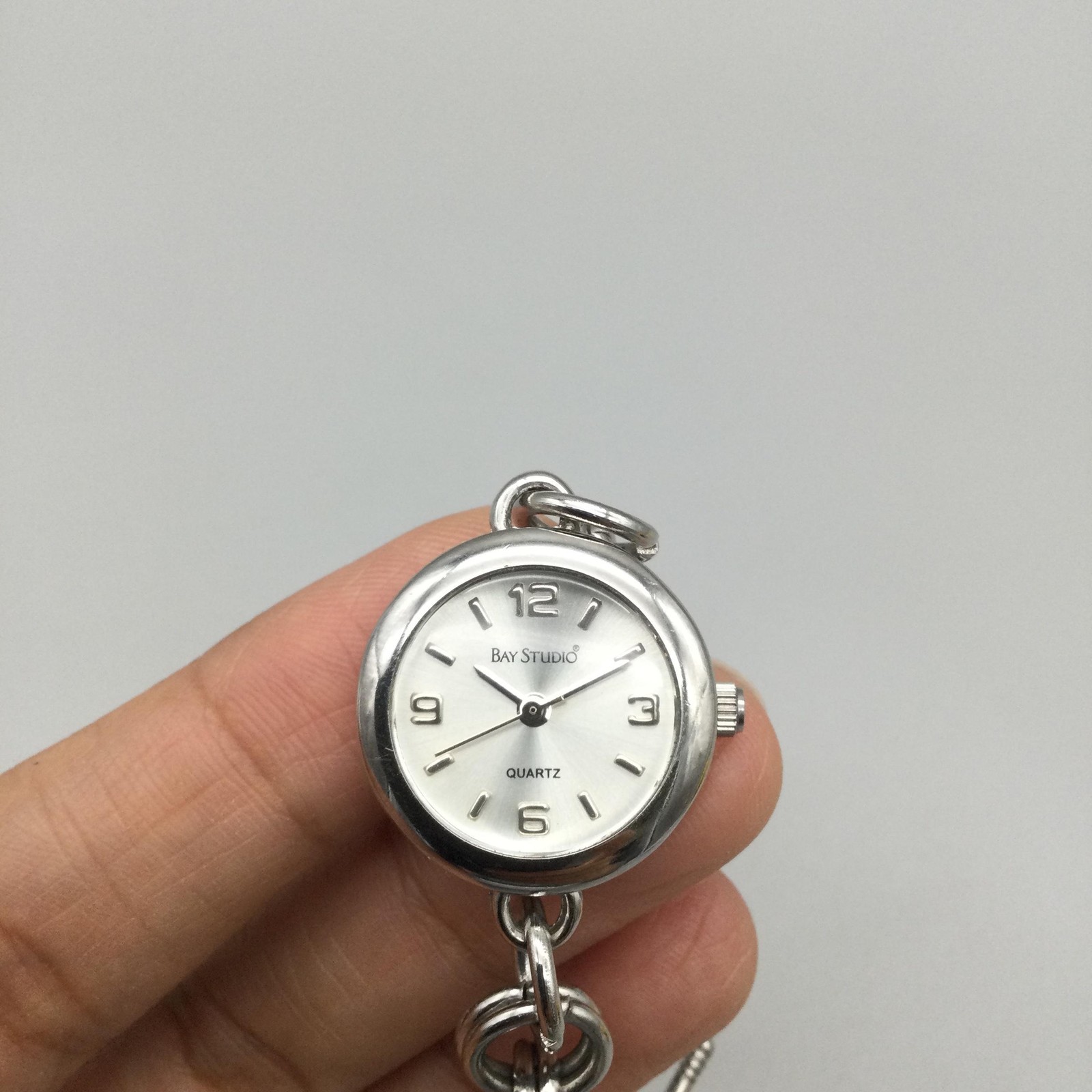 Bay Studio Charm Watch Womens 22mm Silver Tone Beach Charms New Battery 7.5″